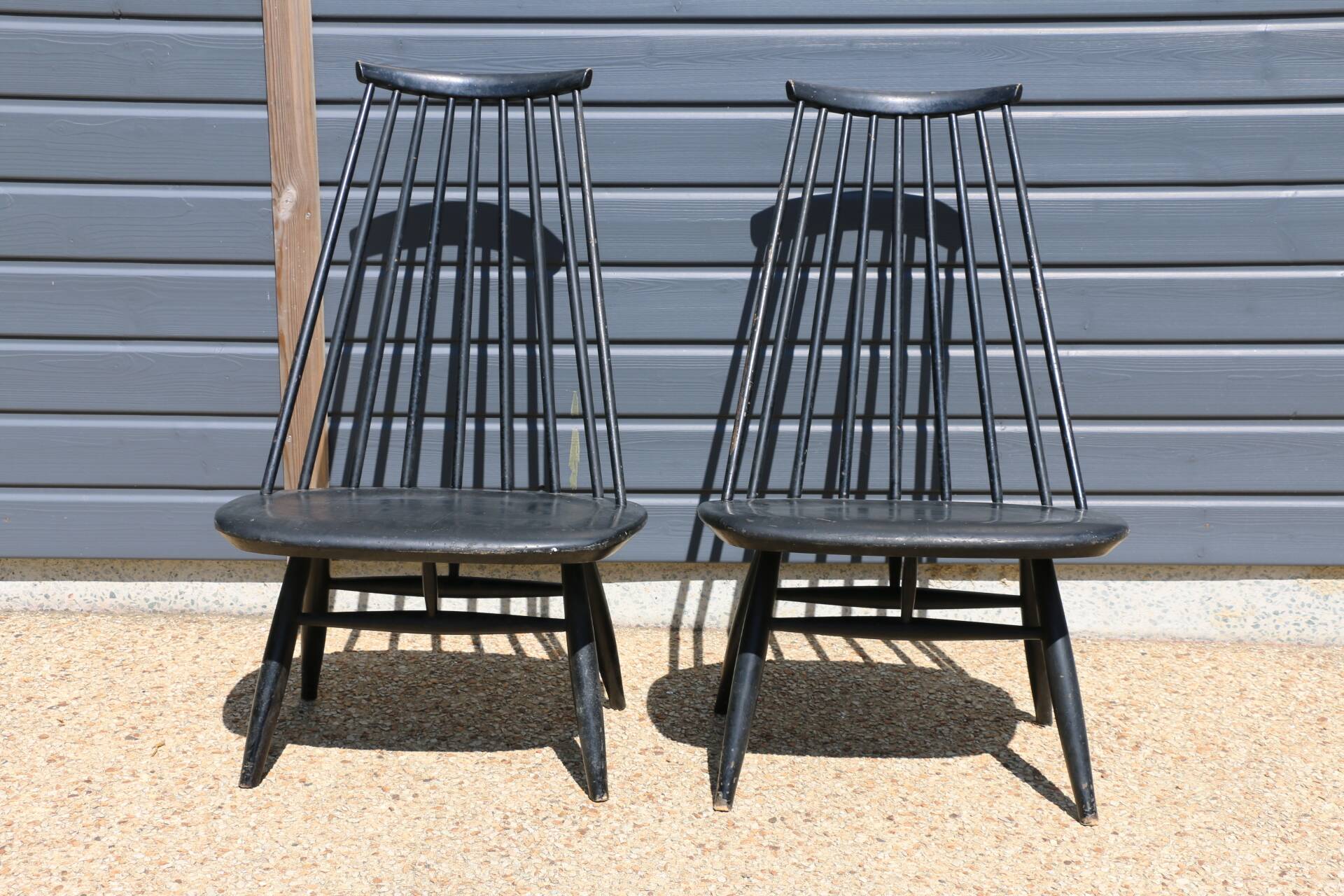 Pair of “mademoiselle” chairs by ilmari tapiovaara