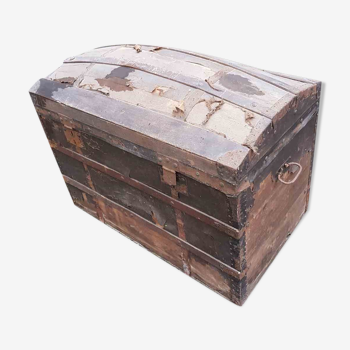 Ancient Bulée wooden trunk