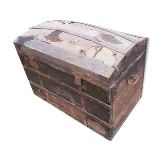 Ancient Bulée wooden trunk