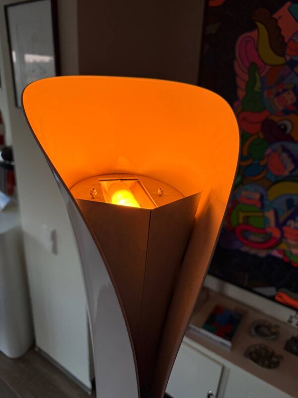 Lampadaire design Cadmo par Artemide – design Karim Rashid