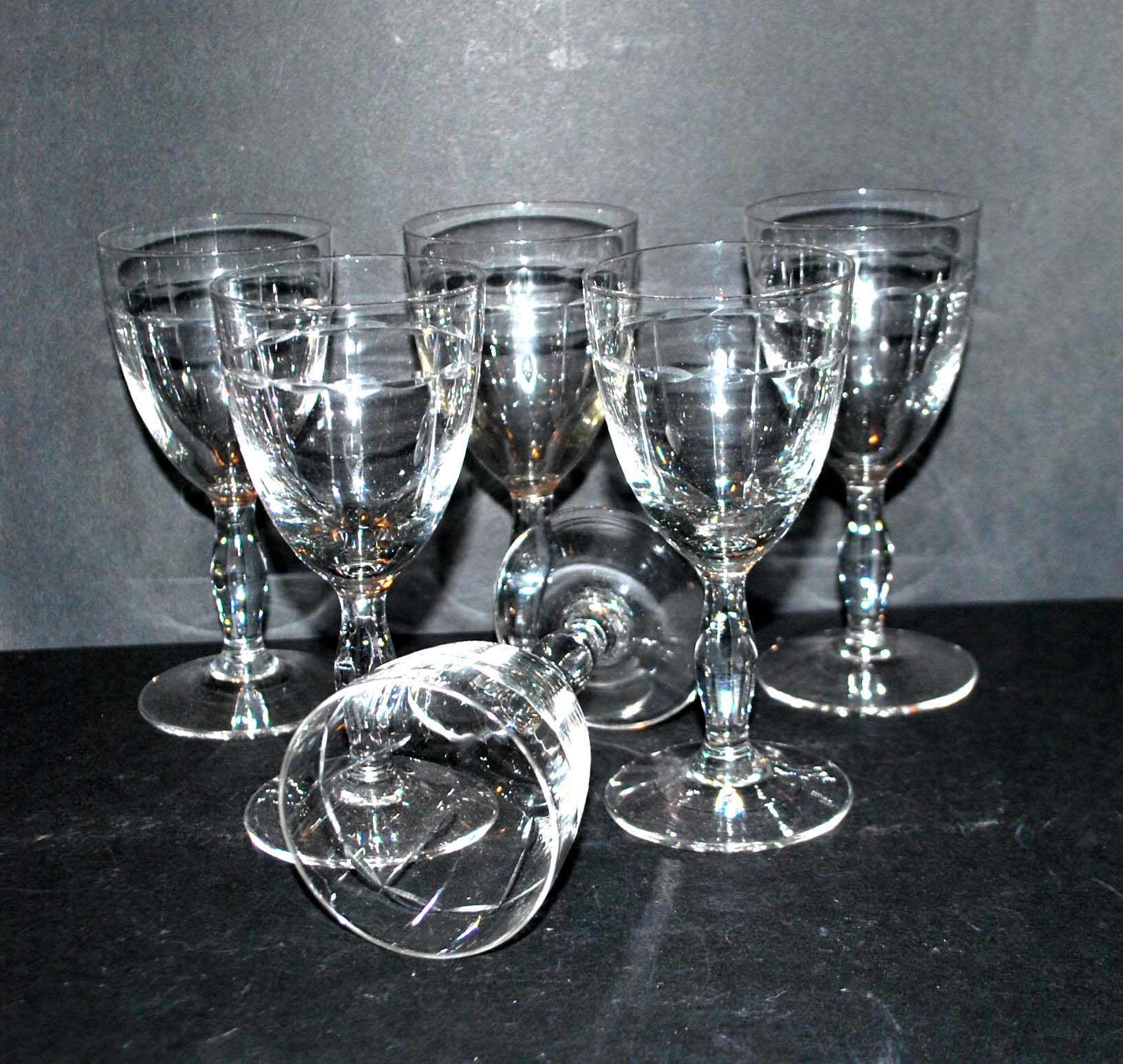 Set of 6 vintage stemmed glasses in glass cut with drops 11.5cm