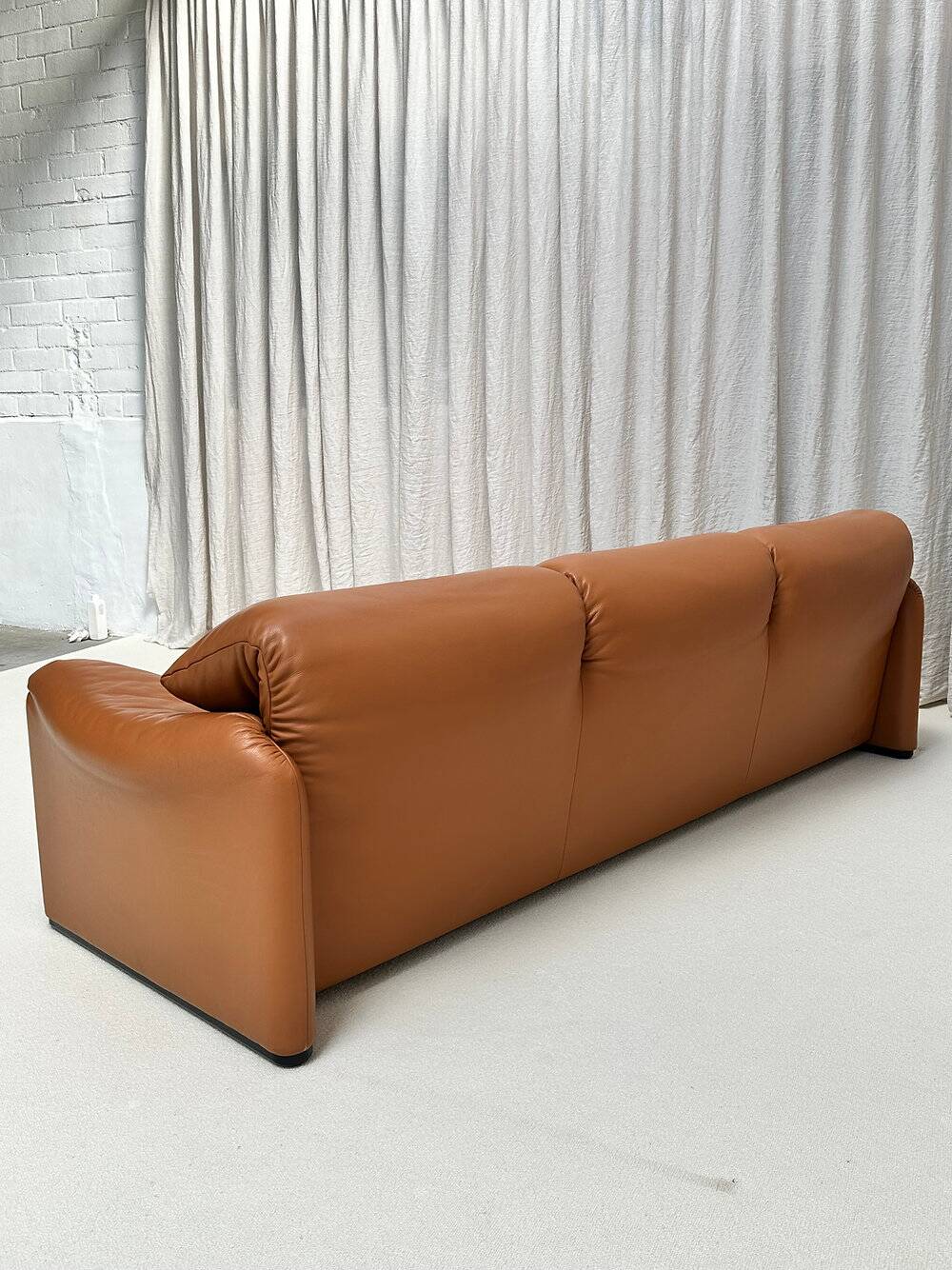 Maralunga 3-seater sofa, Vico Magistretti, Cassina, Italy.