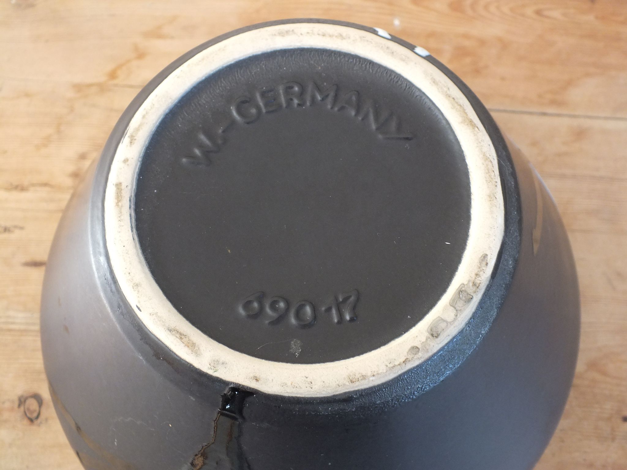 Vintage vase graphic black West Germany