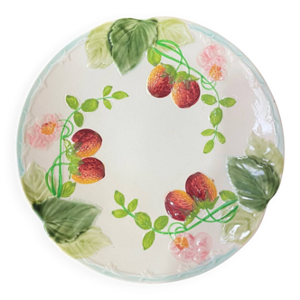 Assiette barbotine fraise Choisy le Roi