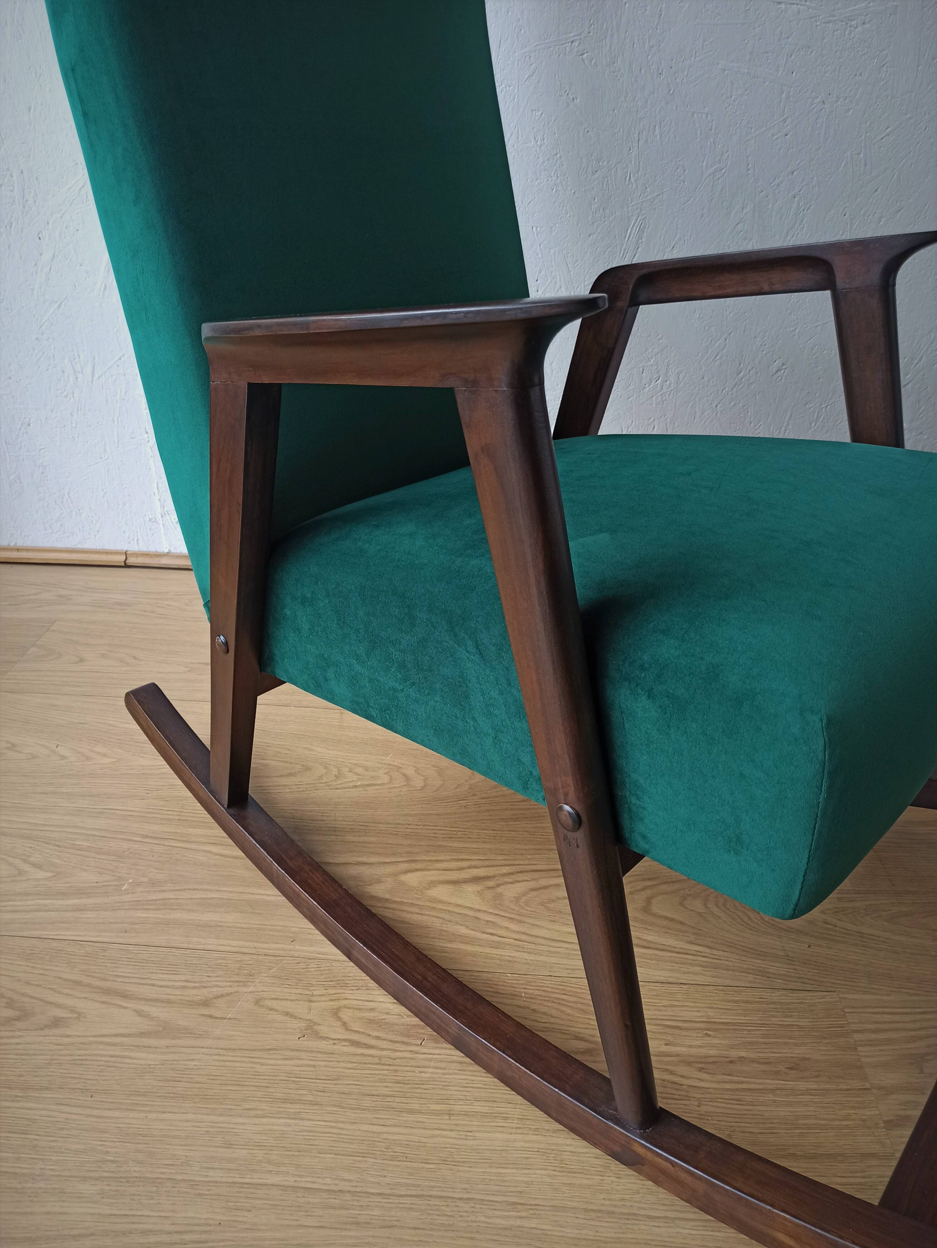 Fauteuil à bascule vintage des années 50.