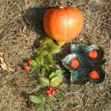 Vallauris trinket bowl in the shape of a sheet