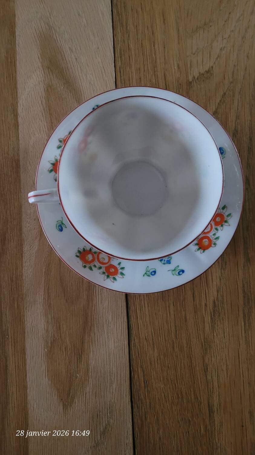 3 cups and saucers in fine porcelain