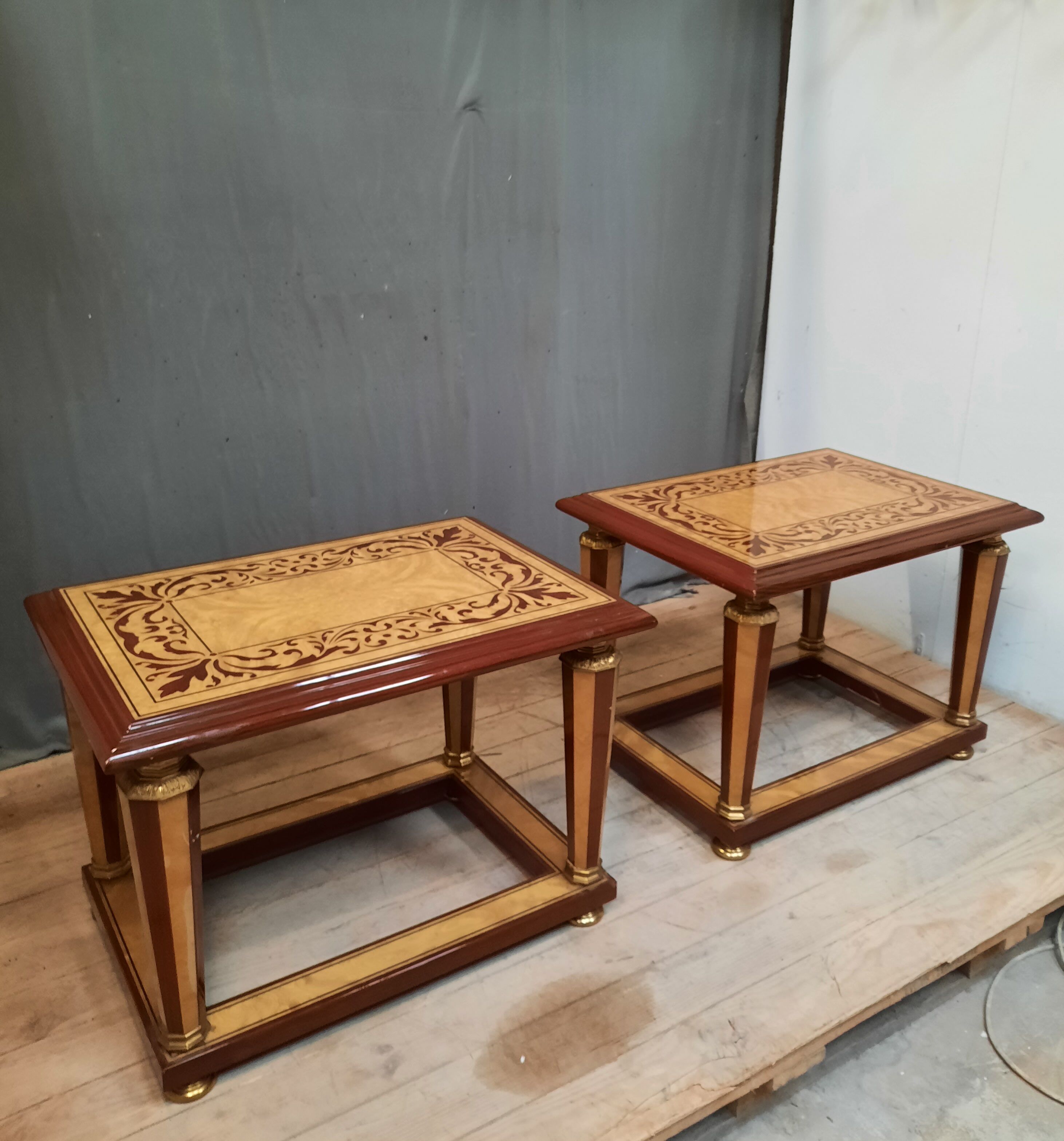 Pair of modern sofa tips