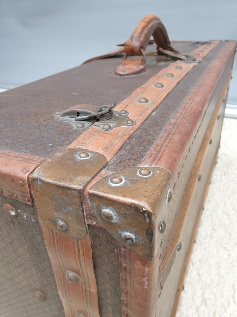 Trunk suitcase 1920 canvas coated cannage pattern