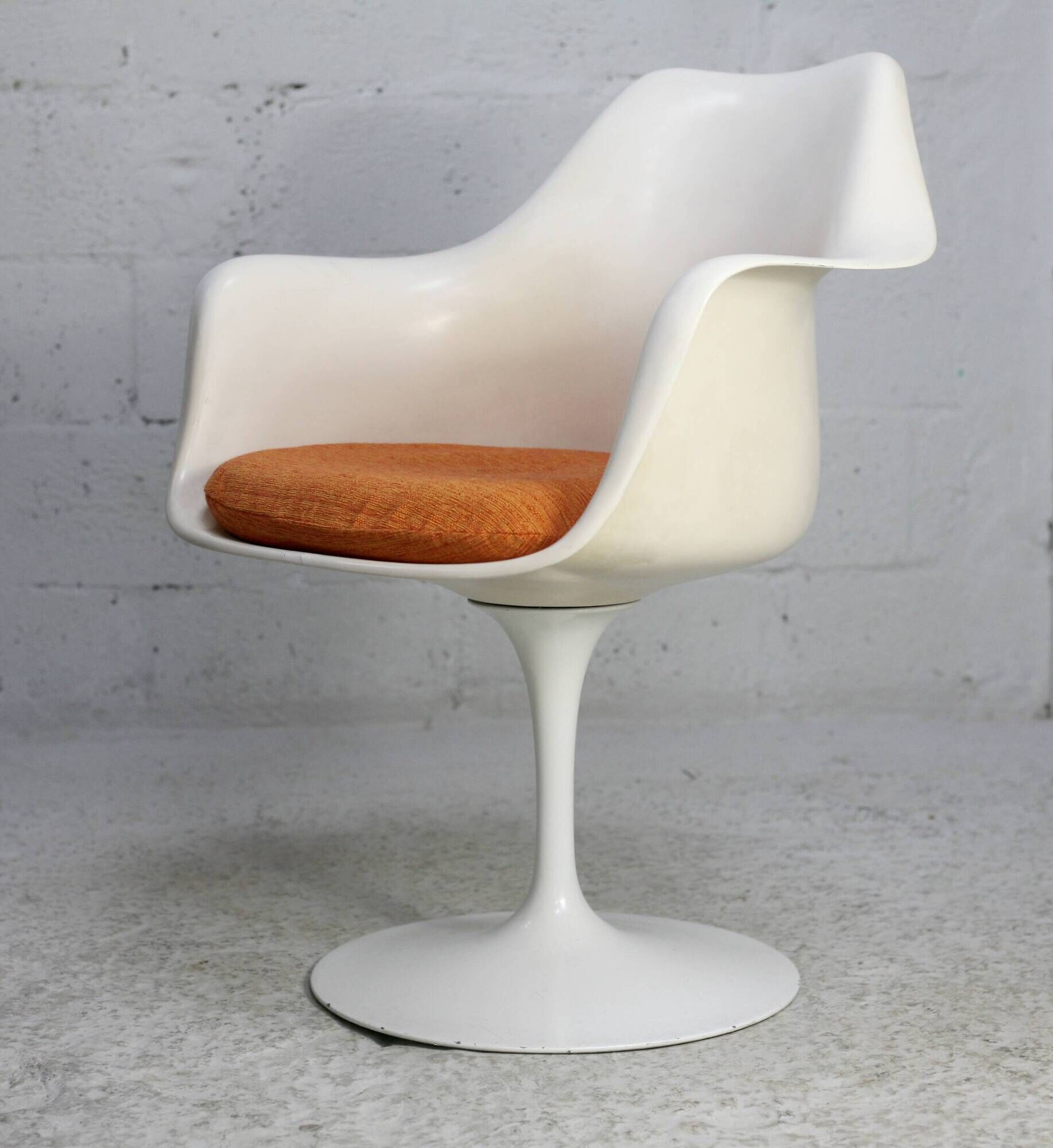 Swivel tulip armchair by Eero Saarinen, Knoll International, circa 1960