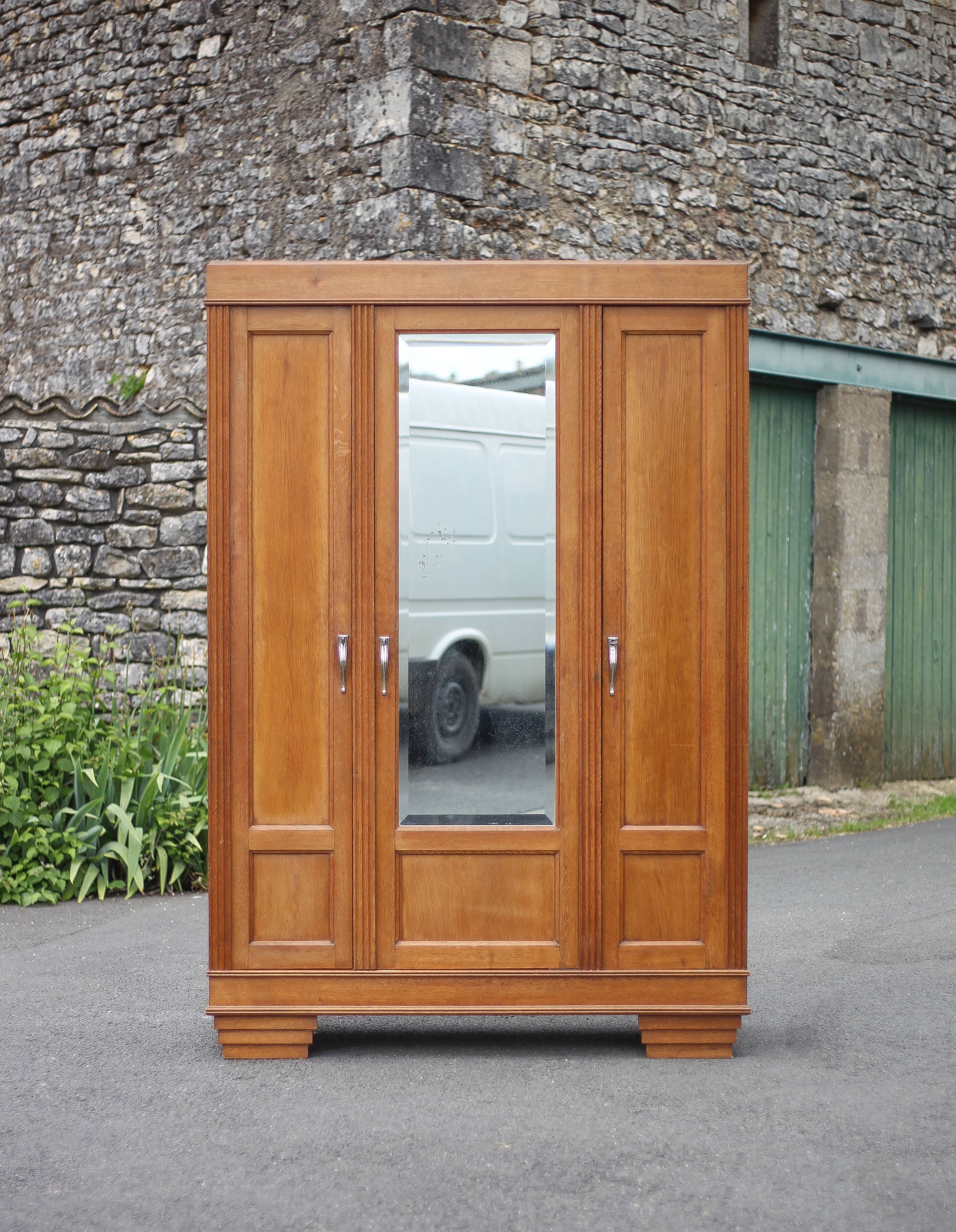 Art Deco wooden cabinet
