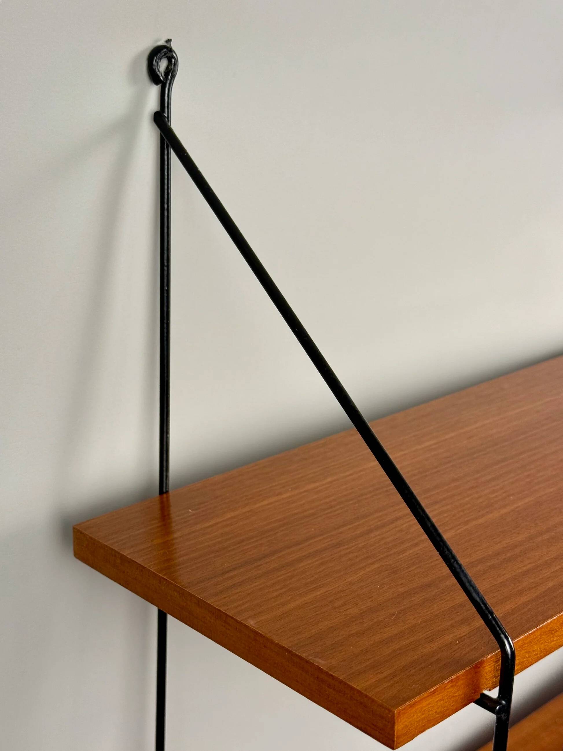 Étagère murale vintage avec trois étagères en placage de teck