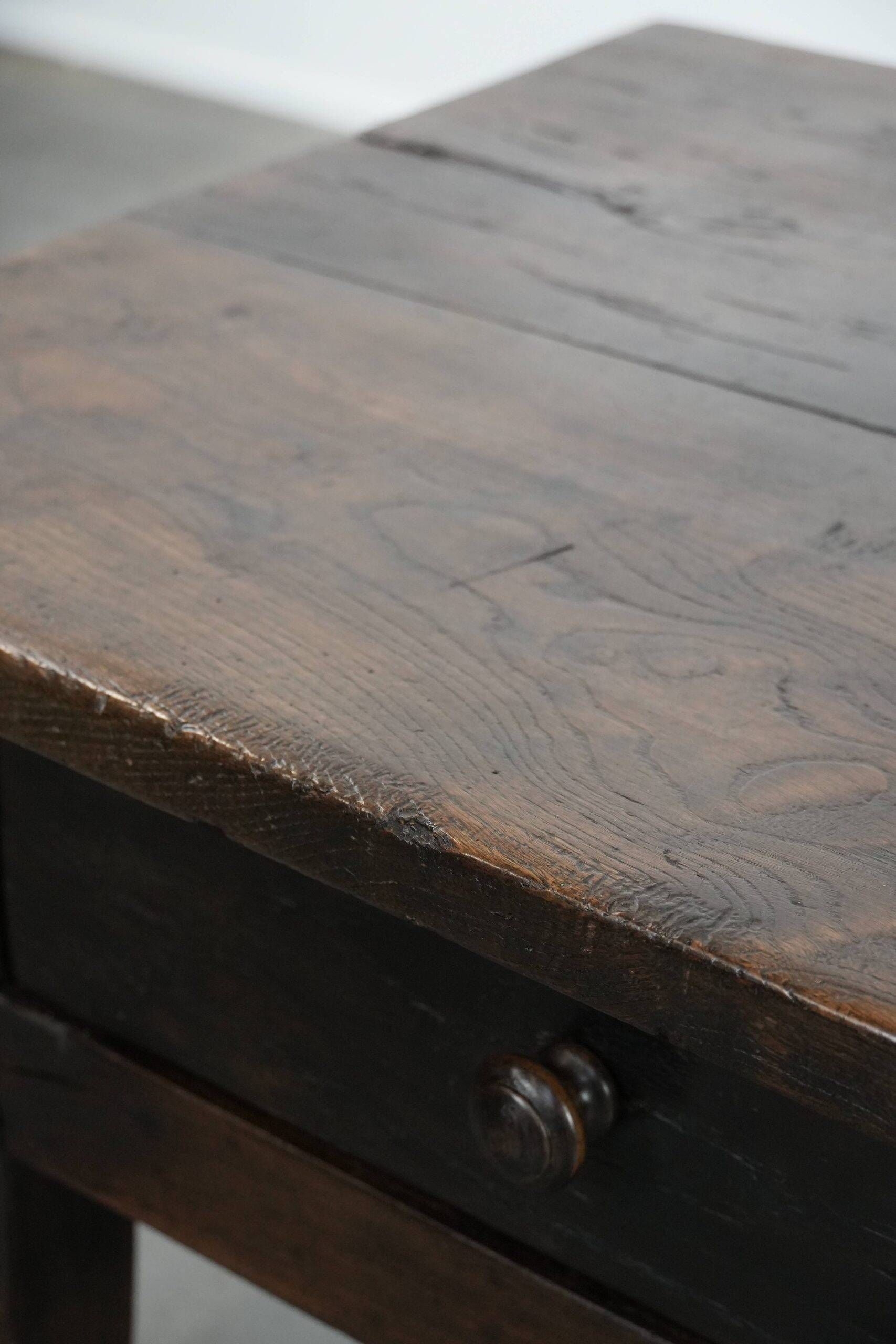 Antique 18th-century Southern European coffee table made of chestnut wood