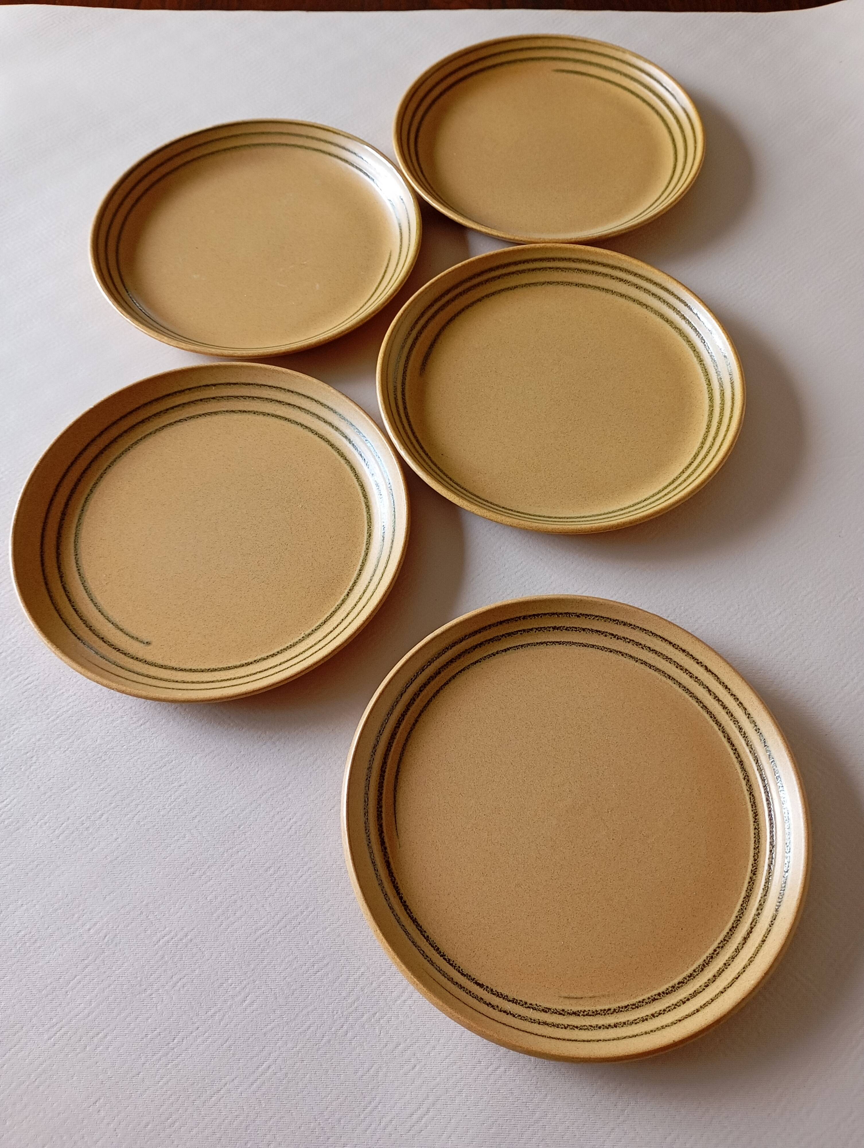 Sarreguemines "Chaumière" dinner plates