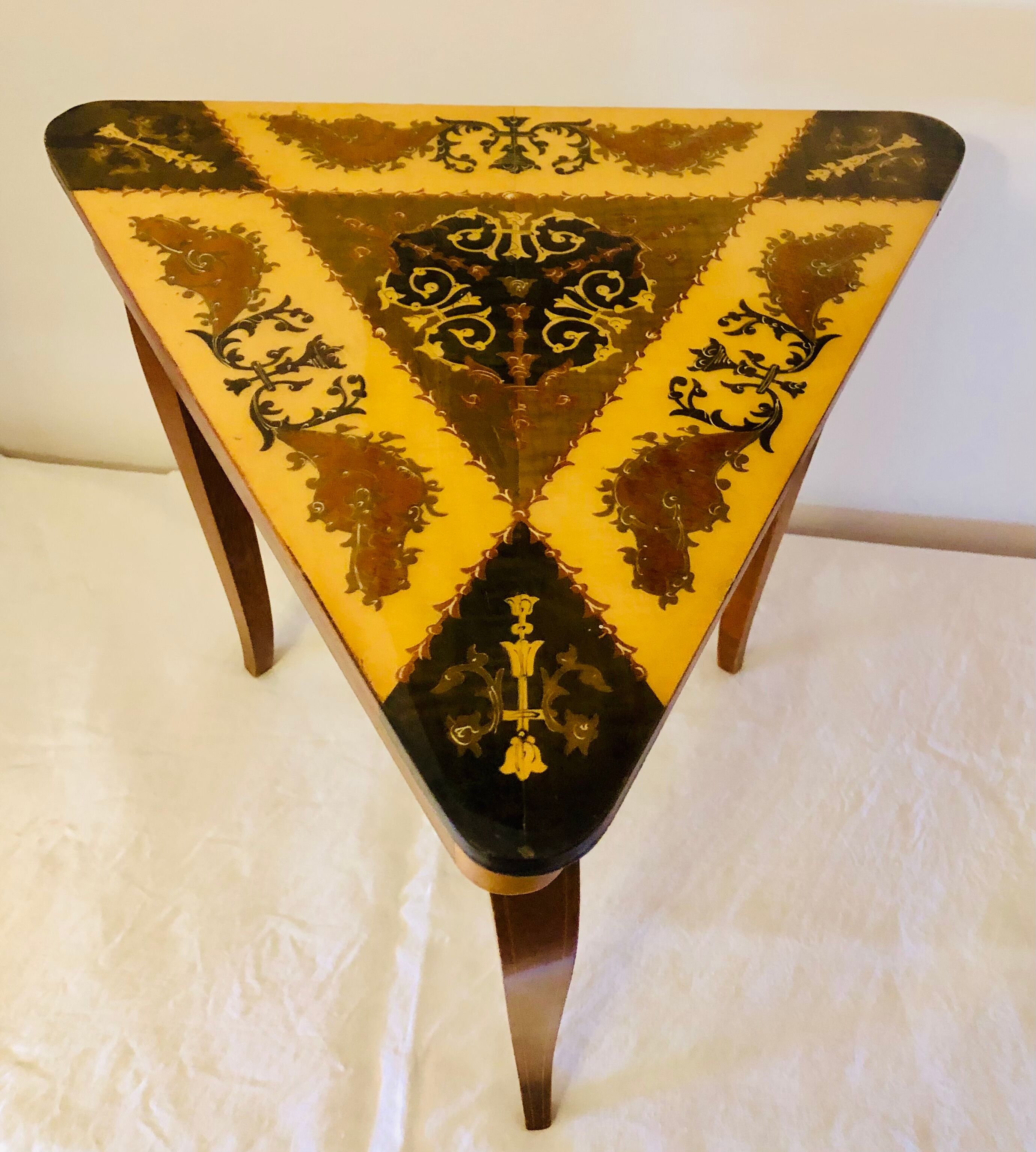 Side table in precious wood marquetry Italy 1950