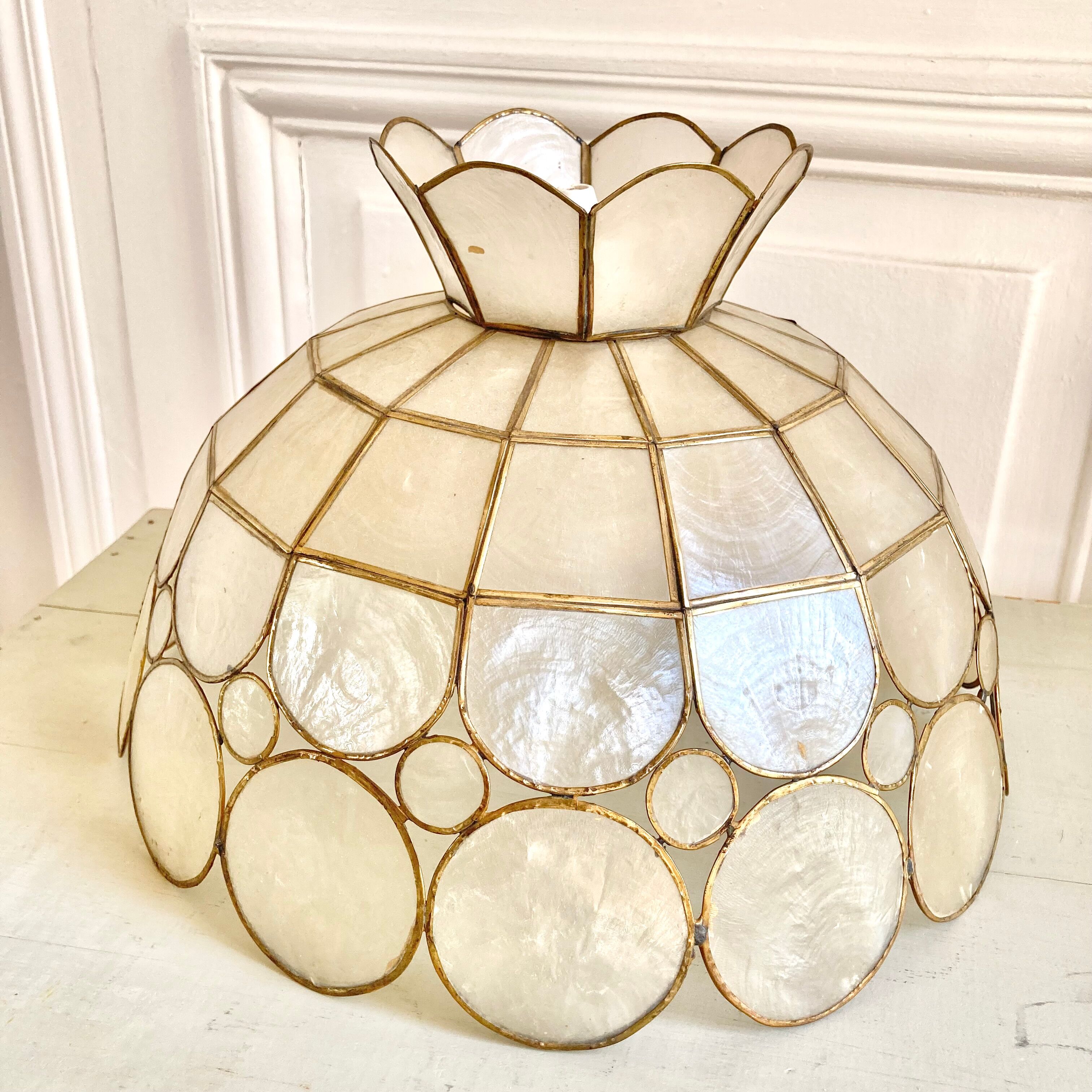 Suspension flower mother-of-pearl brass