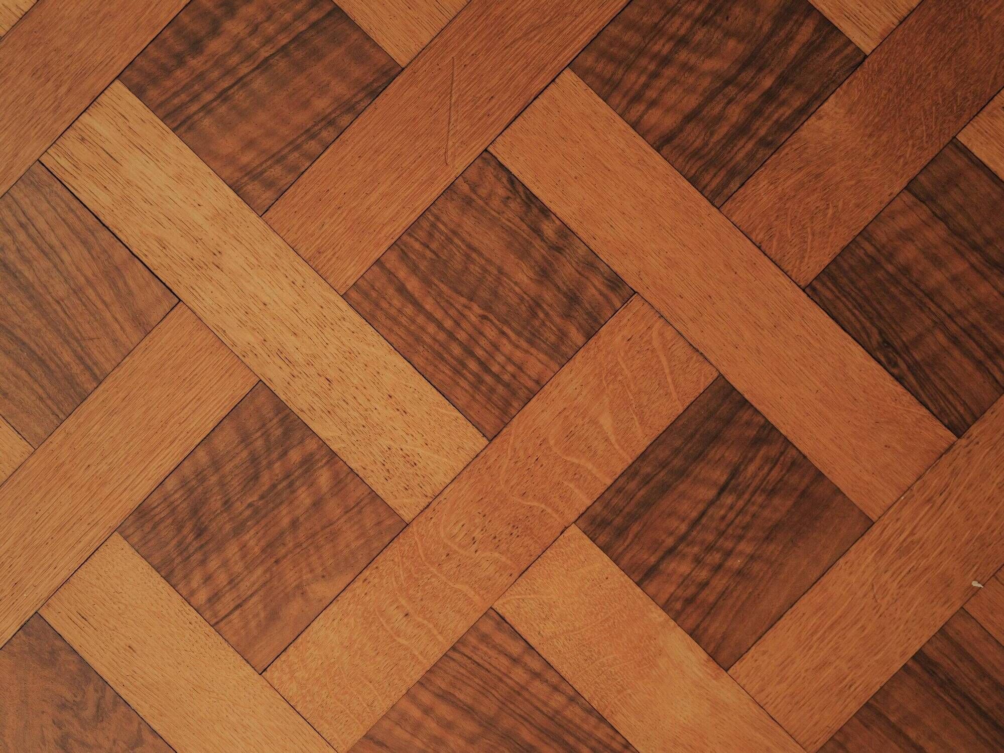 Art Deco table in oak and walnut with marquetry decoration, circa 1940.