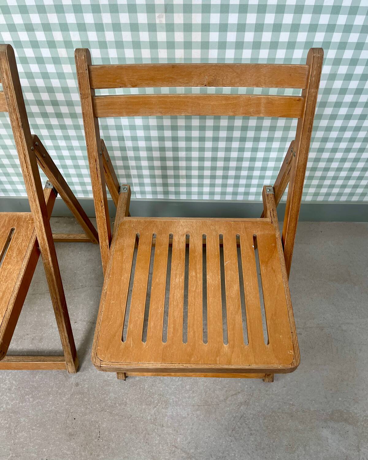 Pair of 70s wooden folding chairs