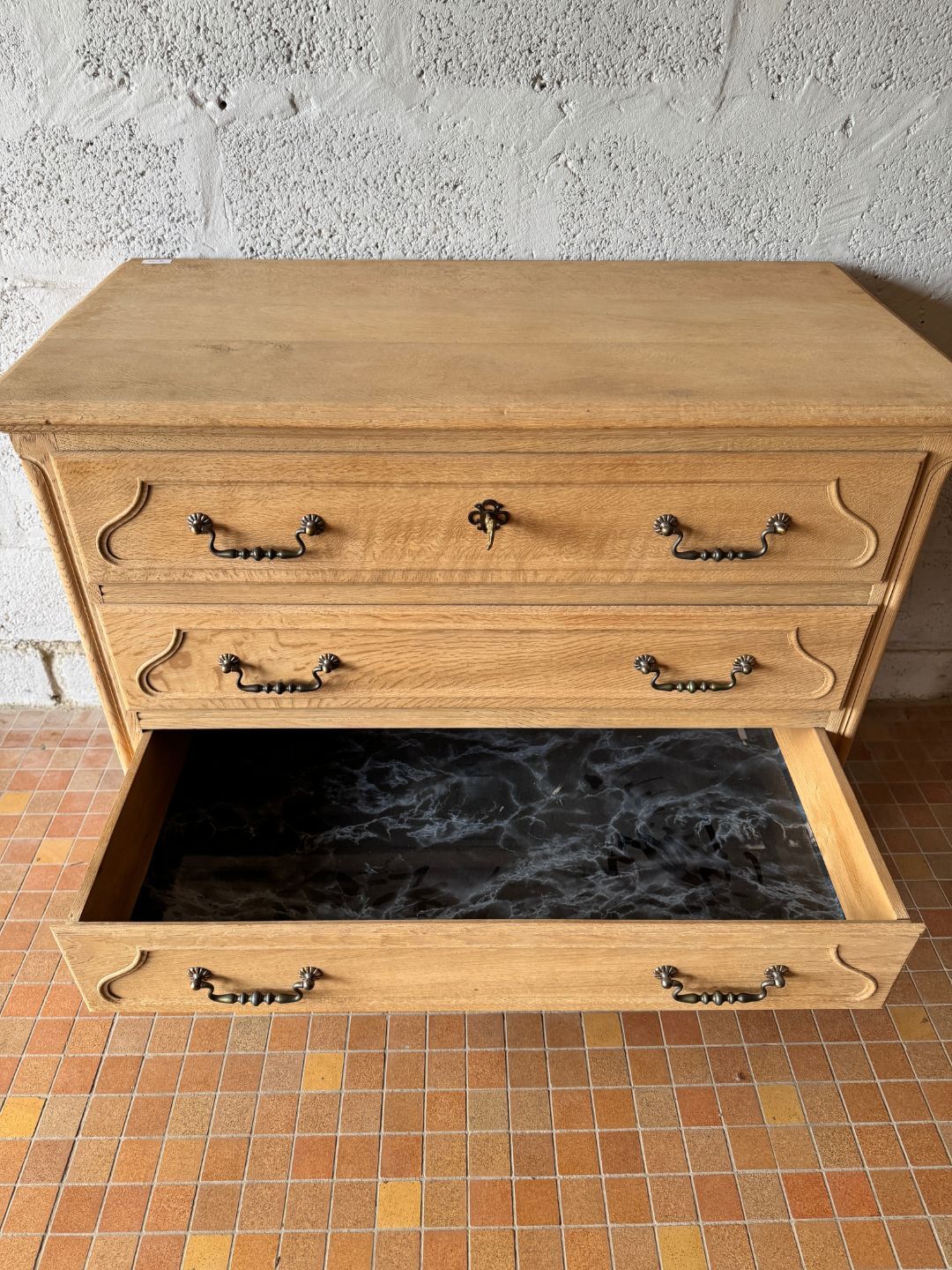 Aero-sandblasted oak chest of drawers