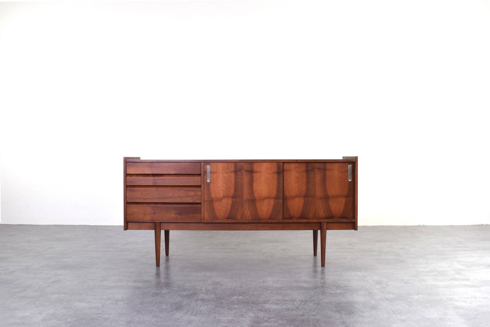 Mid-Century Polish Walnut Sideboard from Bytomskie Fabryki Mebli, 1960s.