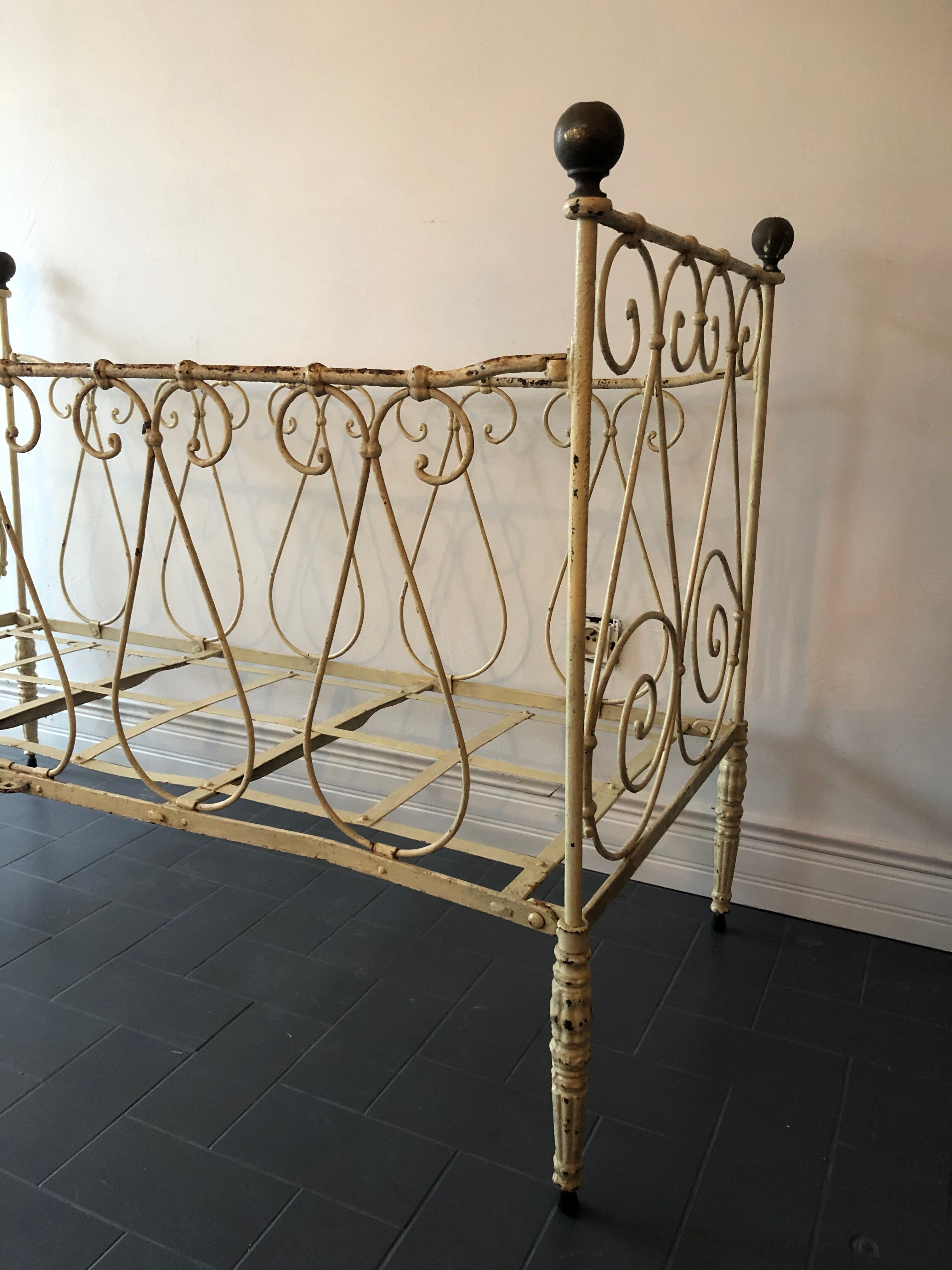 Child cot bench two-seater cast-iron nineteenth