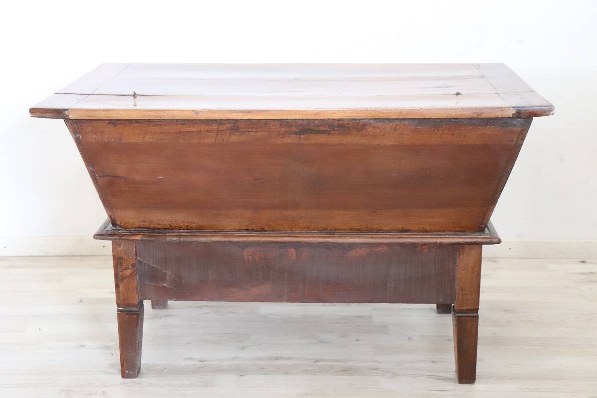 Antique sideboard in solid walnut, Italy 19th century