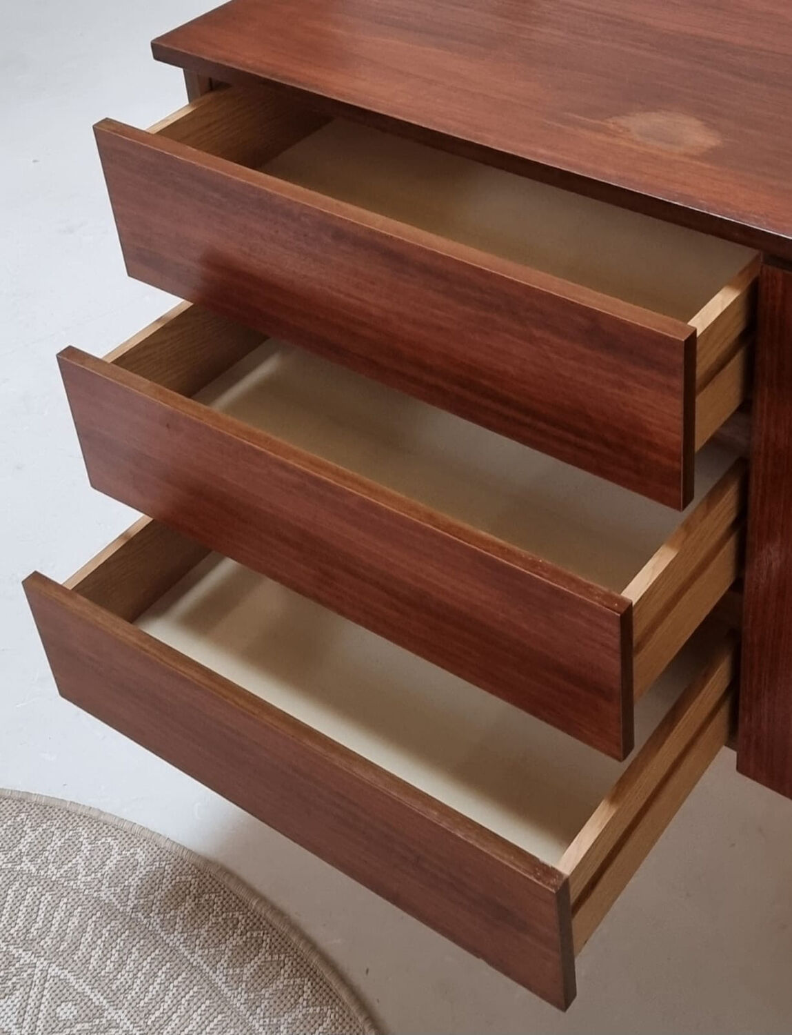 Buffet du milieu du siècle