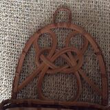 2 baskets to hang on the wall