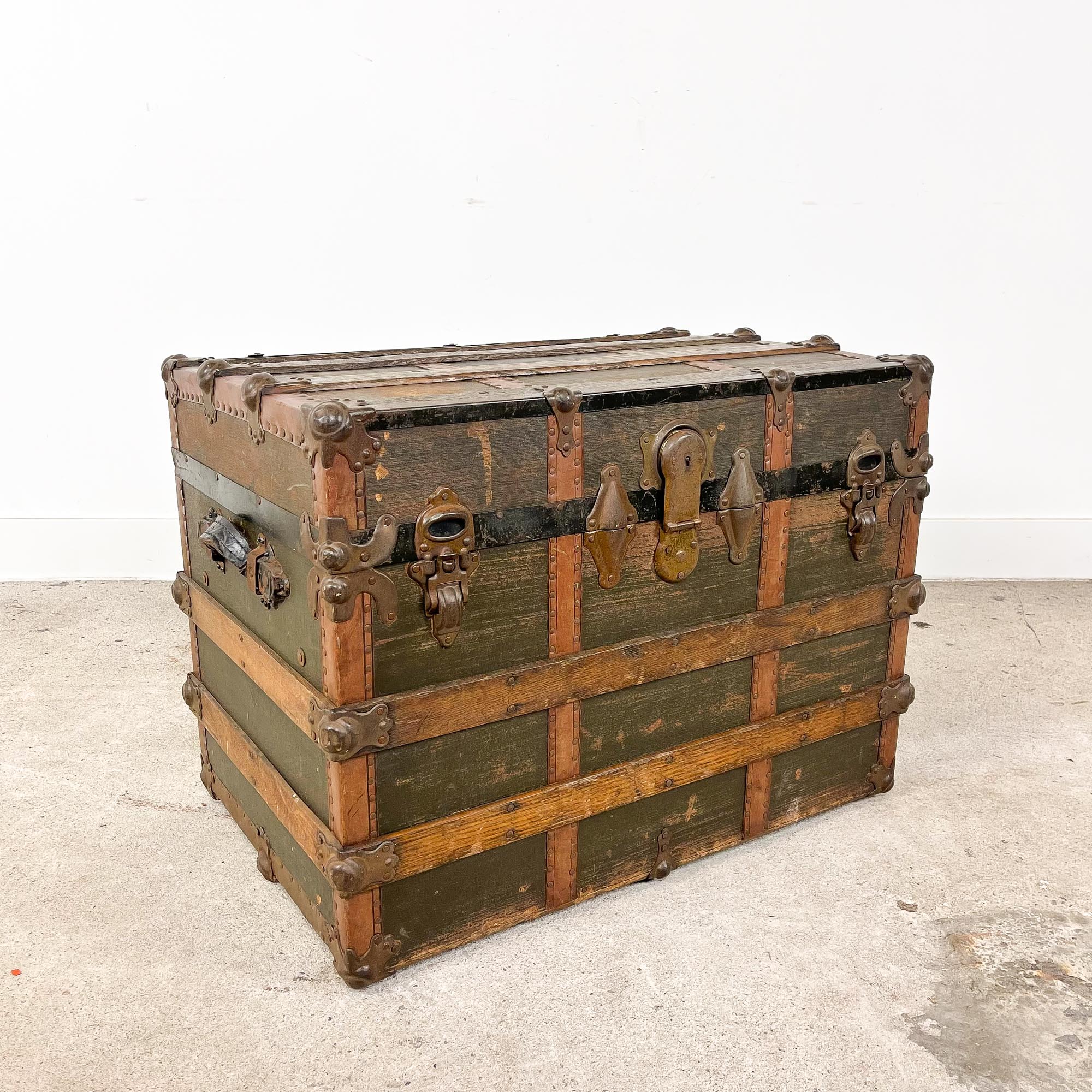 Antique american trunk chest 1900s