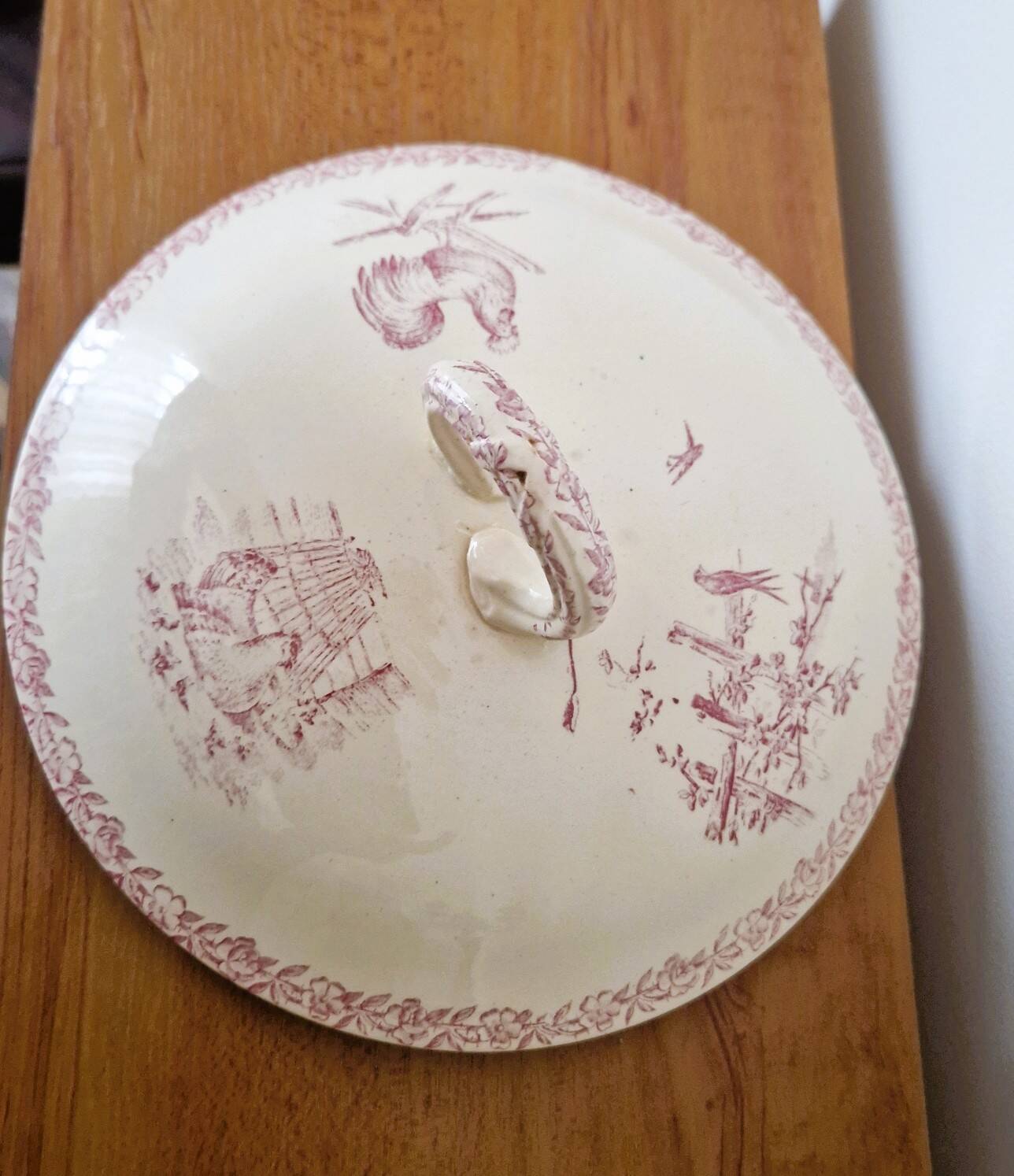 Sarreguemines soup tureen, country model F.F. Pexonne