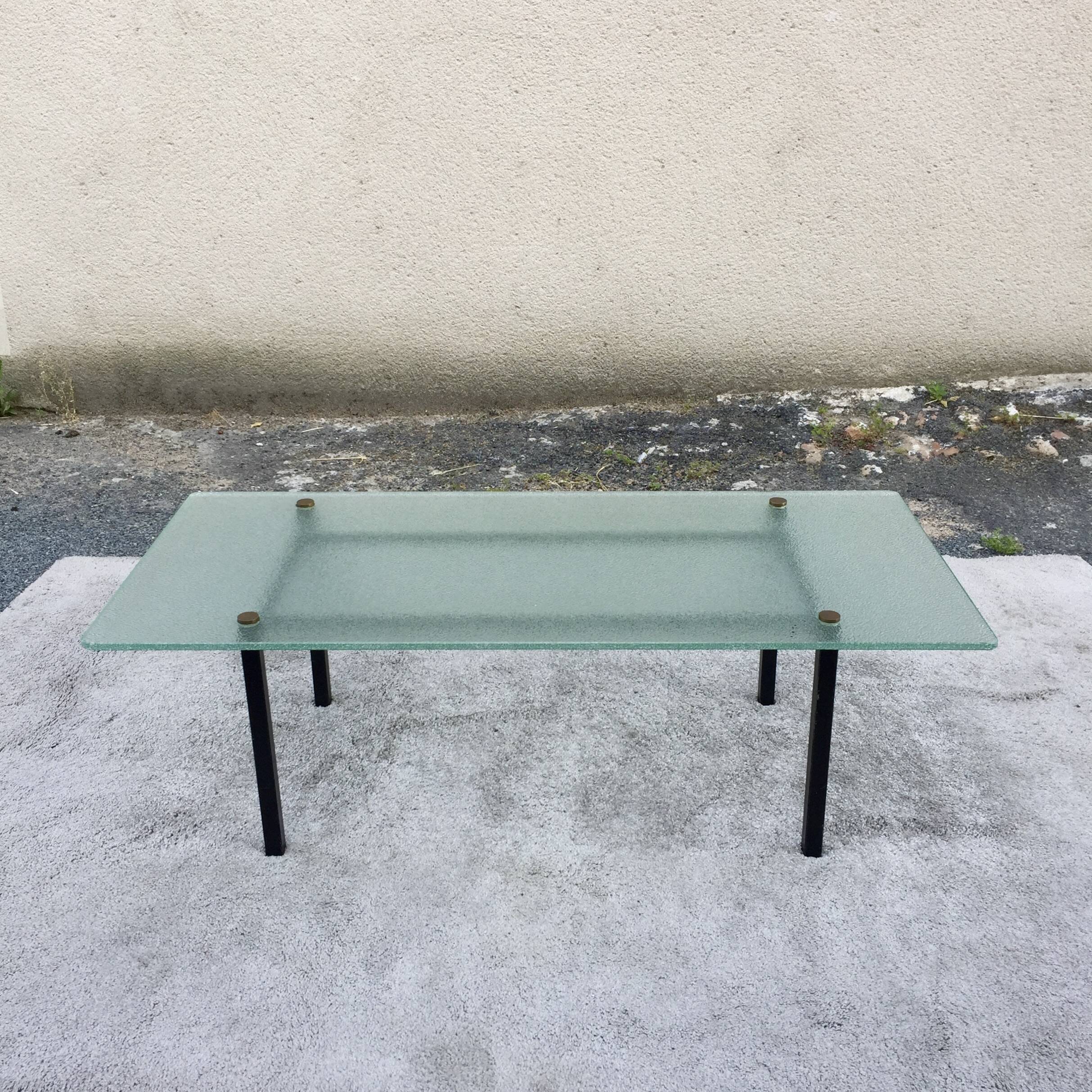 Table basse moderniste en verre givré 1950