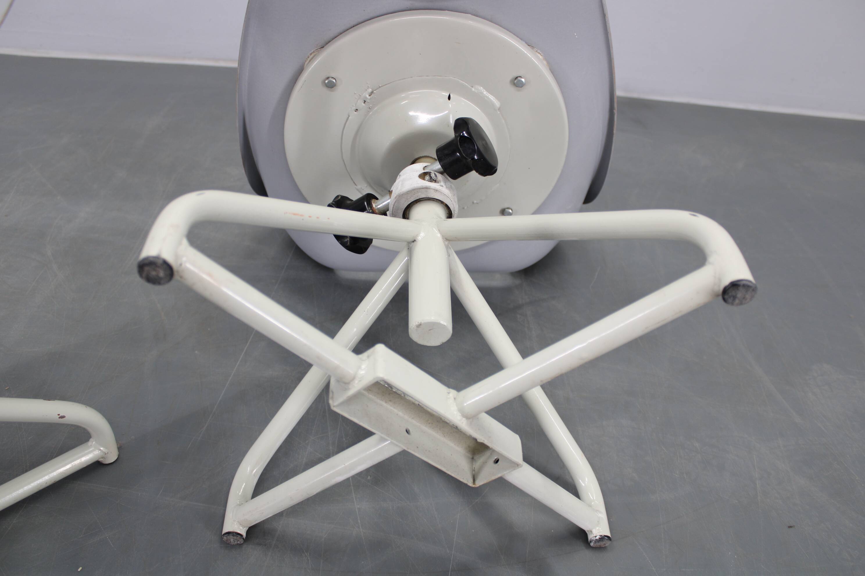 1960s Miroslav Navratil Pair of Fiberglass Chairs for Vertex, Czechoslovaki