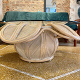 Table basse fleur en rotin