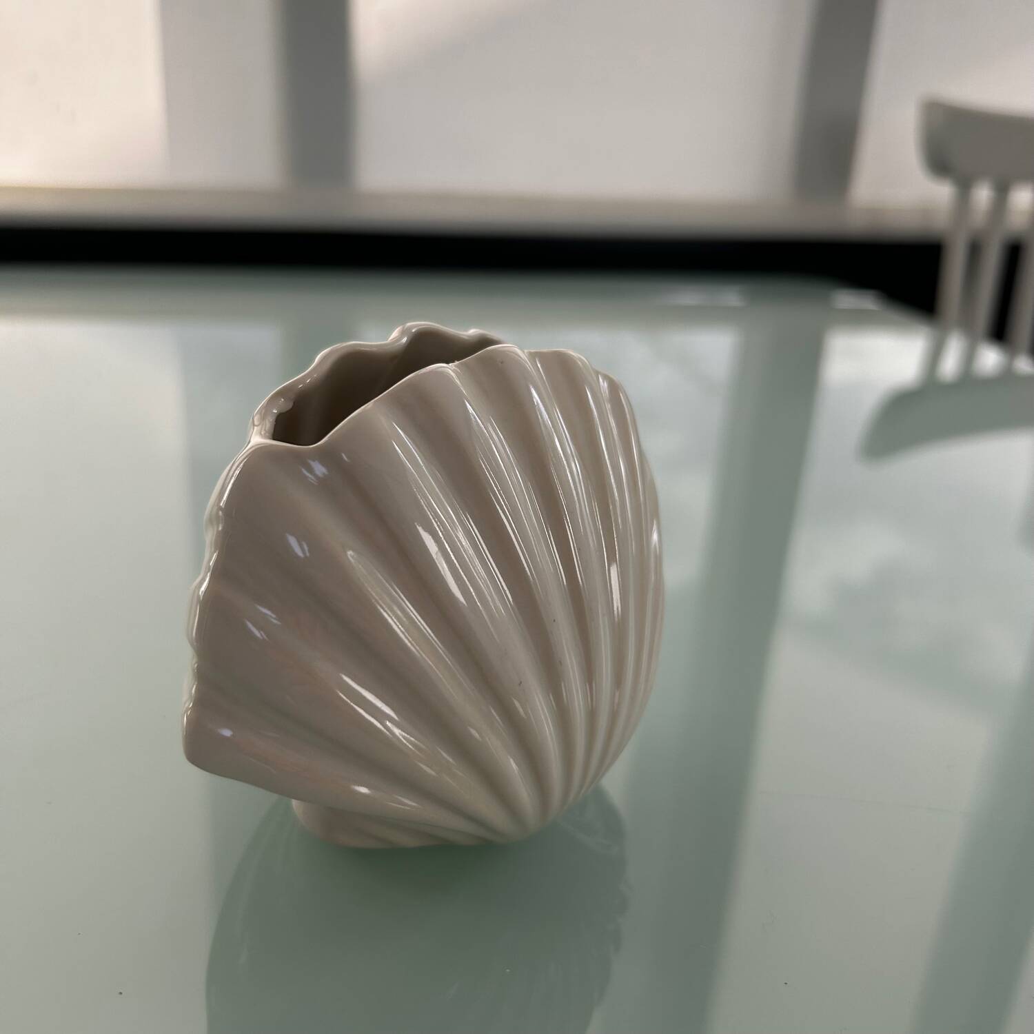 Shell vase