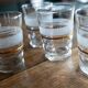 Lot de 8 verres granités blancs