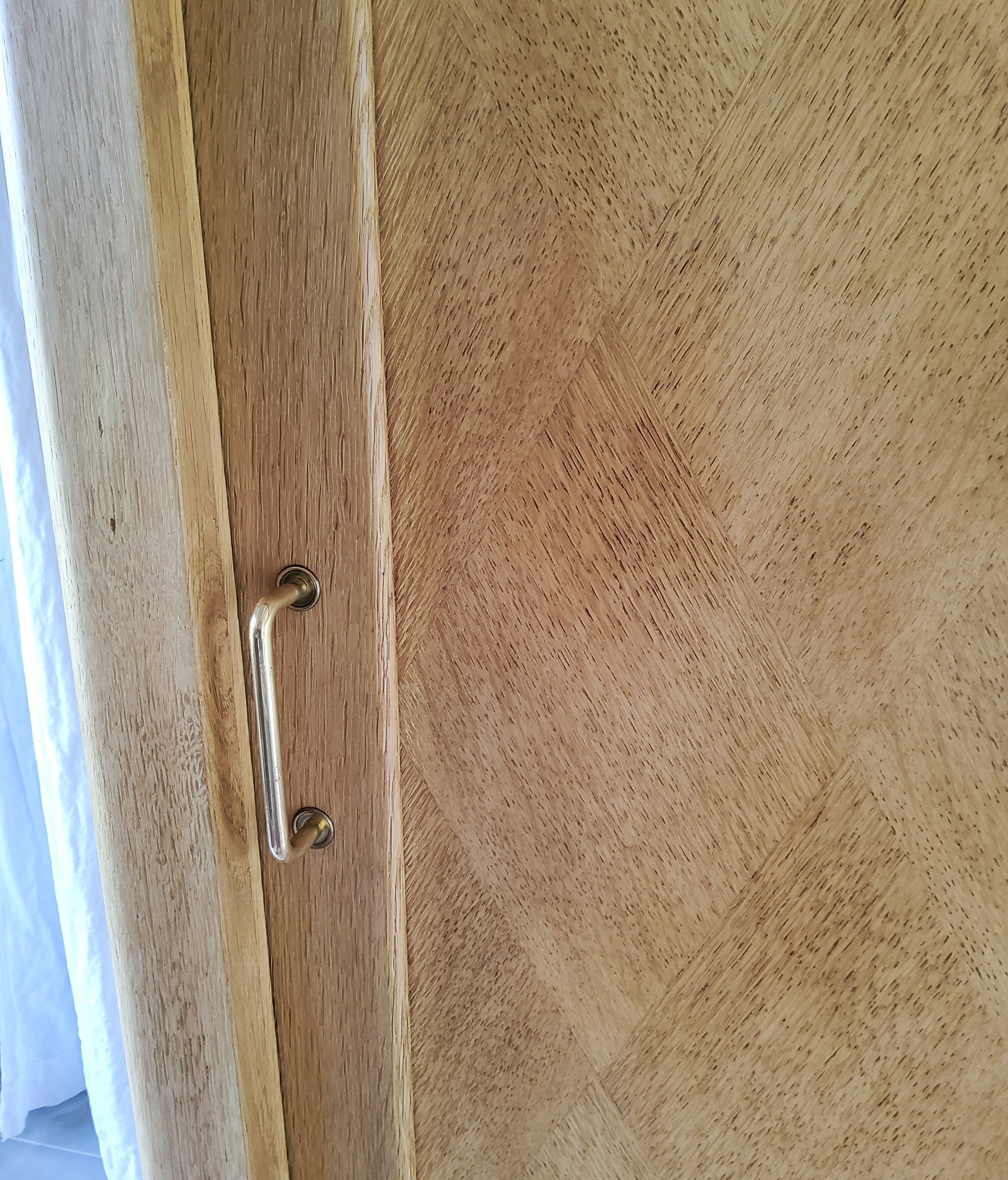 Parisian wardrobe with sliding doors