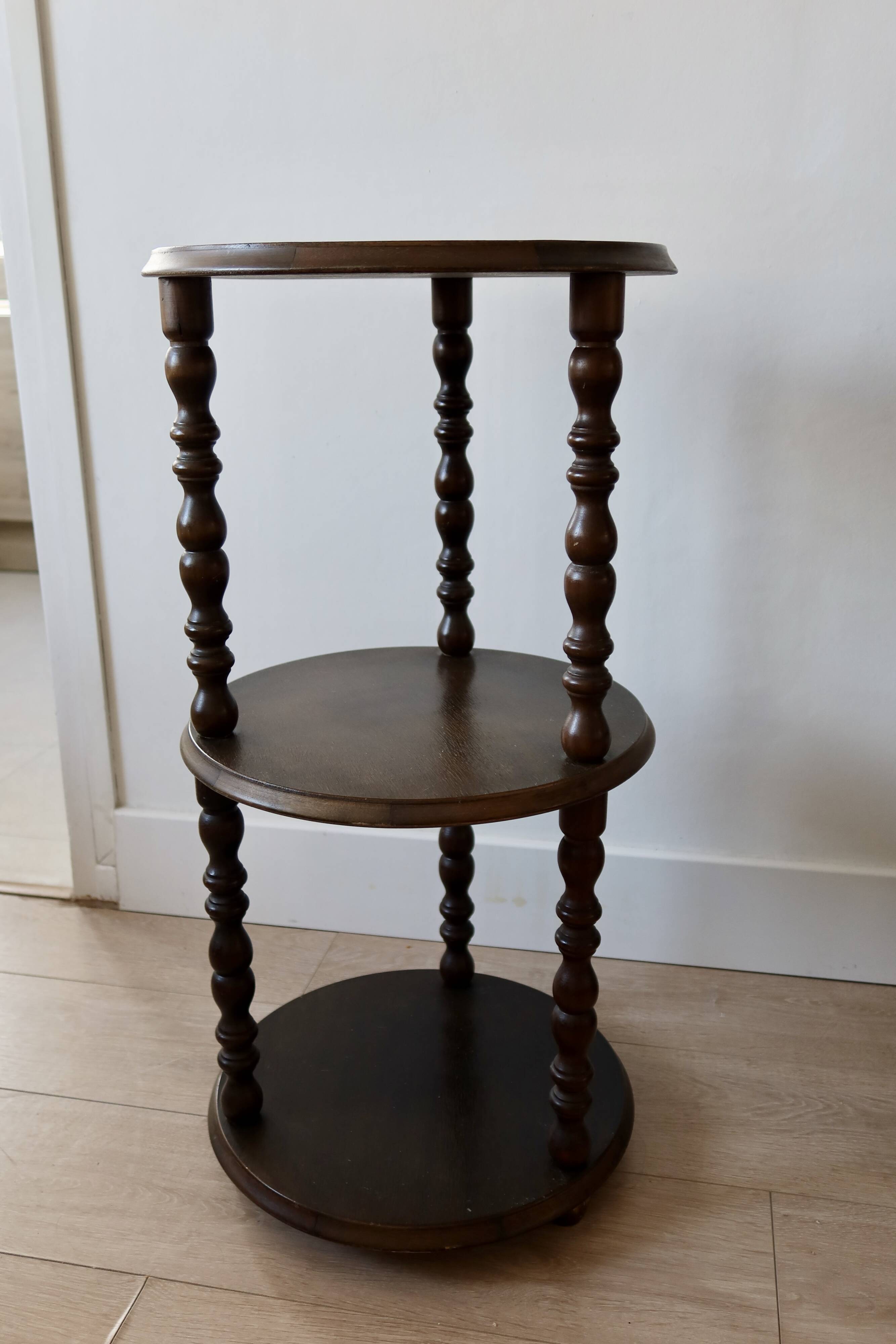 Table d'appoint vintage en bois tourné 3 niveaux