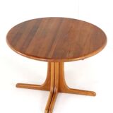 Round Danish 1x extendable teak dining table 'Kalundborg'