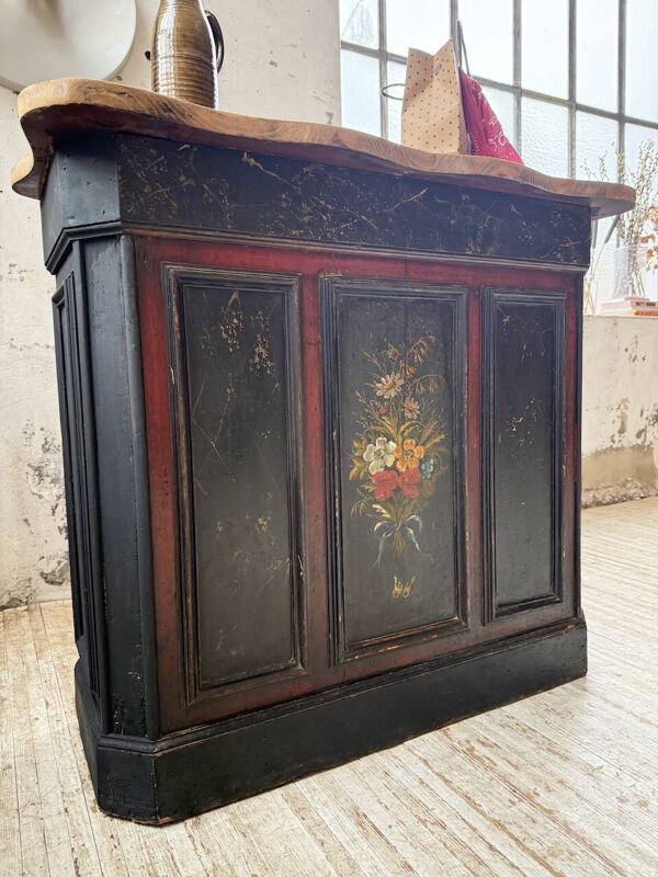 Comptoir de commerce, décor peint fleuri, 1920