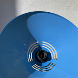 Suspension en métal brillant bleu