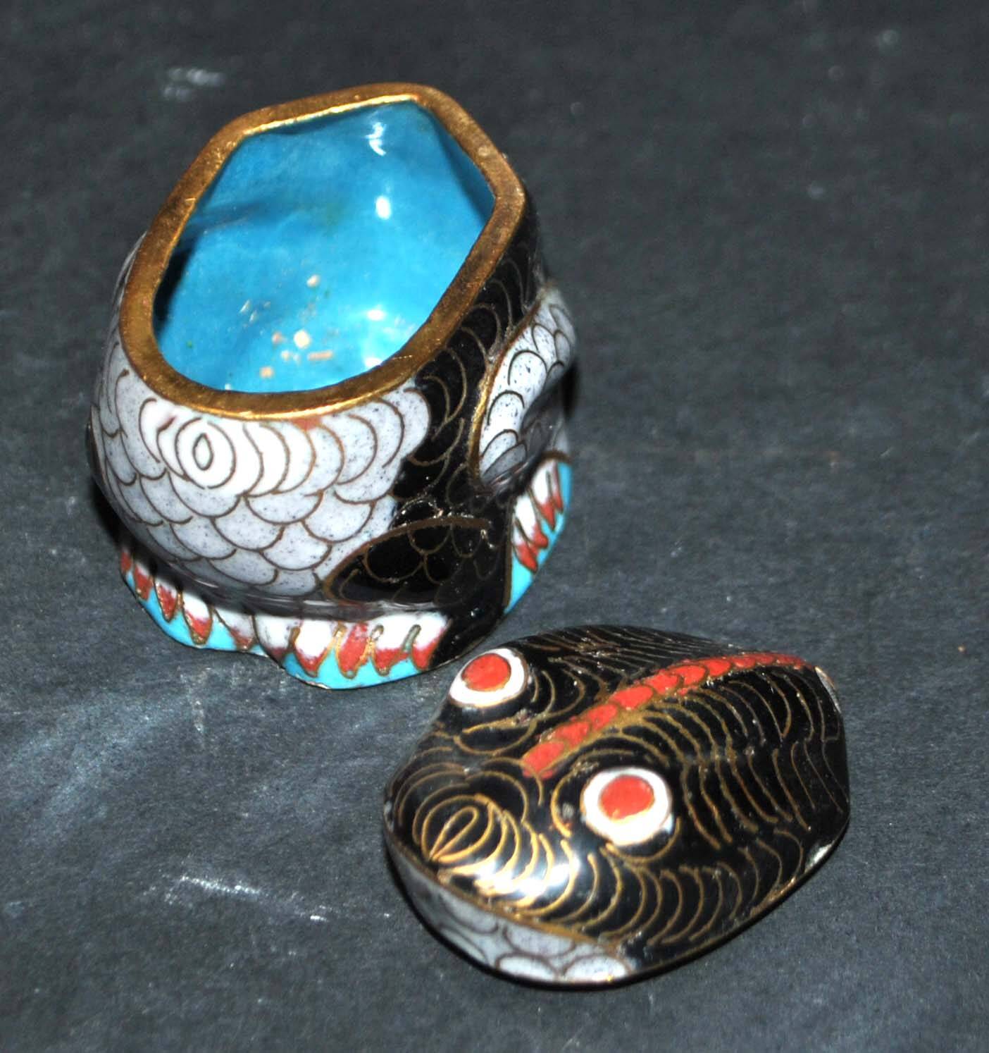 Frog statuette box in cloisonné enameled brass Lucky charm