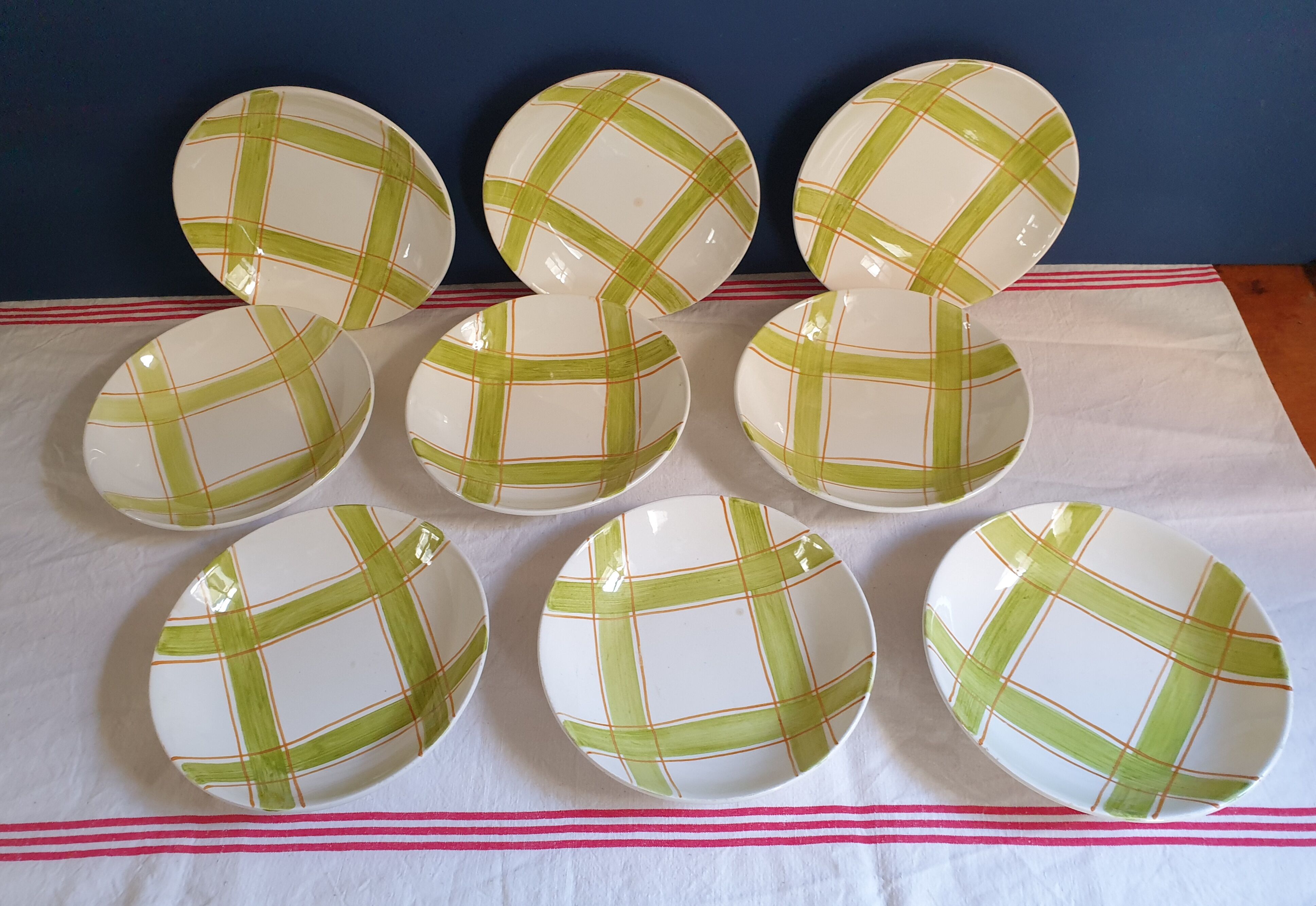 Suite of 9 plates Longchamp 60's
