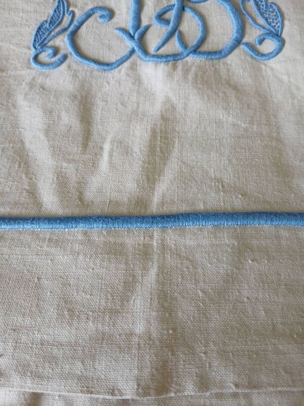 Drap ancien en lin broderie JB