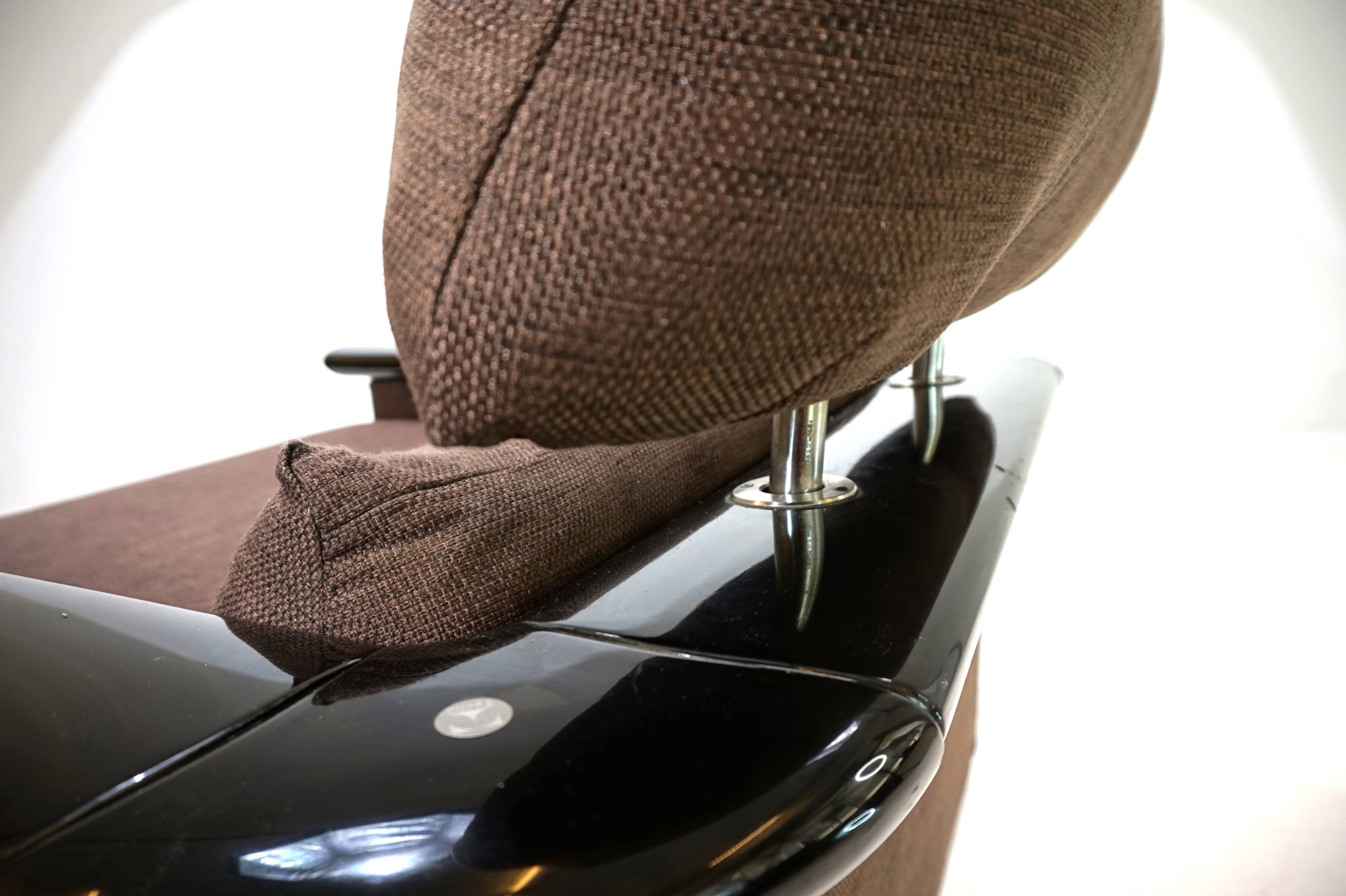 Fauteuil lounge Tecno avec structure en laque piano, 1970