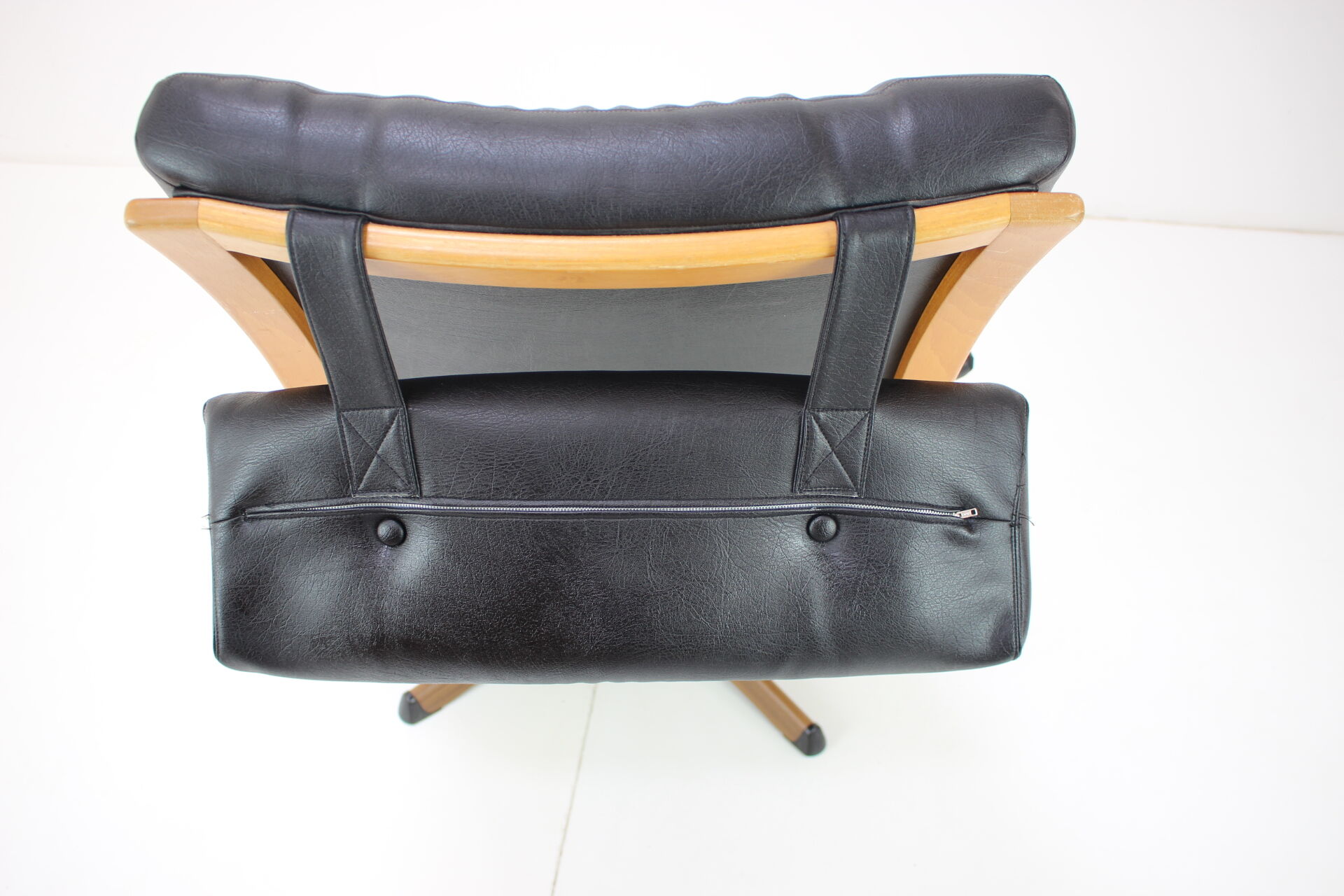 Mid-century swivel Chair by Gote Mobler, 1960's.