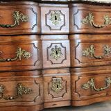Commode Arbalette époque Louis XIV en noyer massif vers 1700
