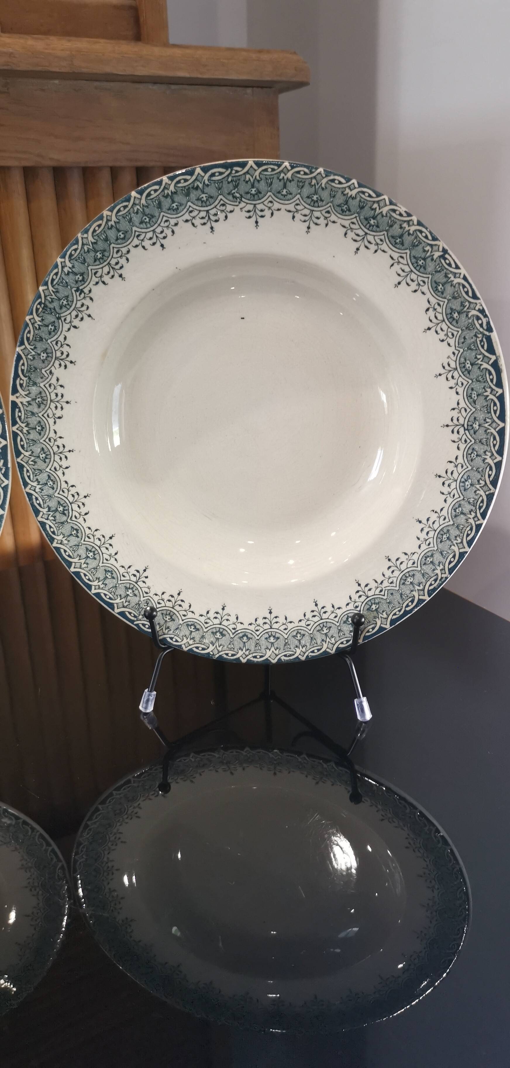 4 assiettes creuses en Terre de Fer Longwy modèle "Suzanne"