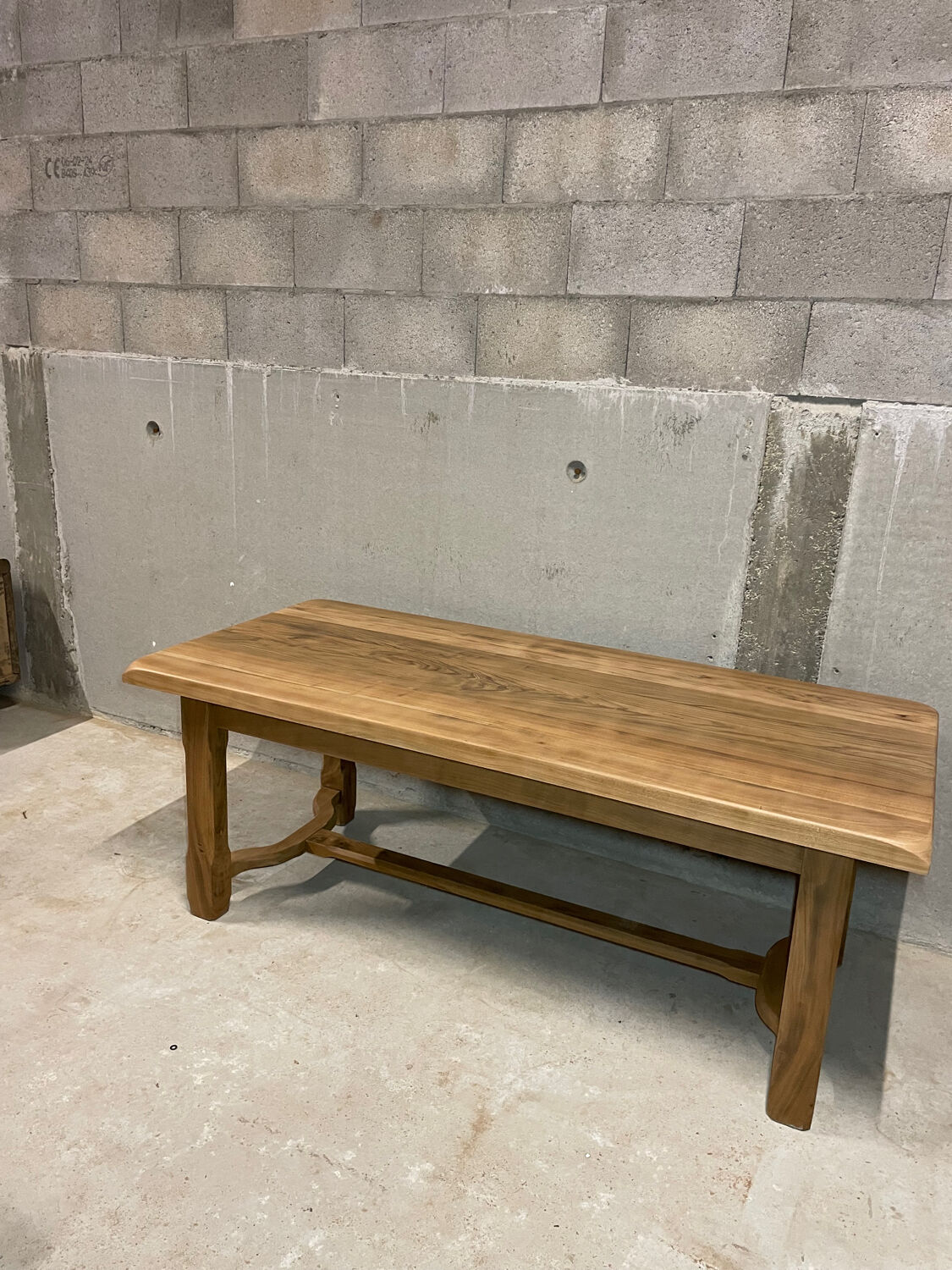 Large dining table in elm - chic country style