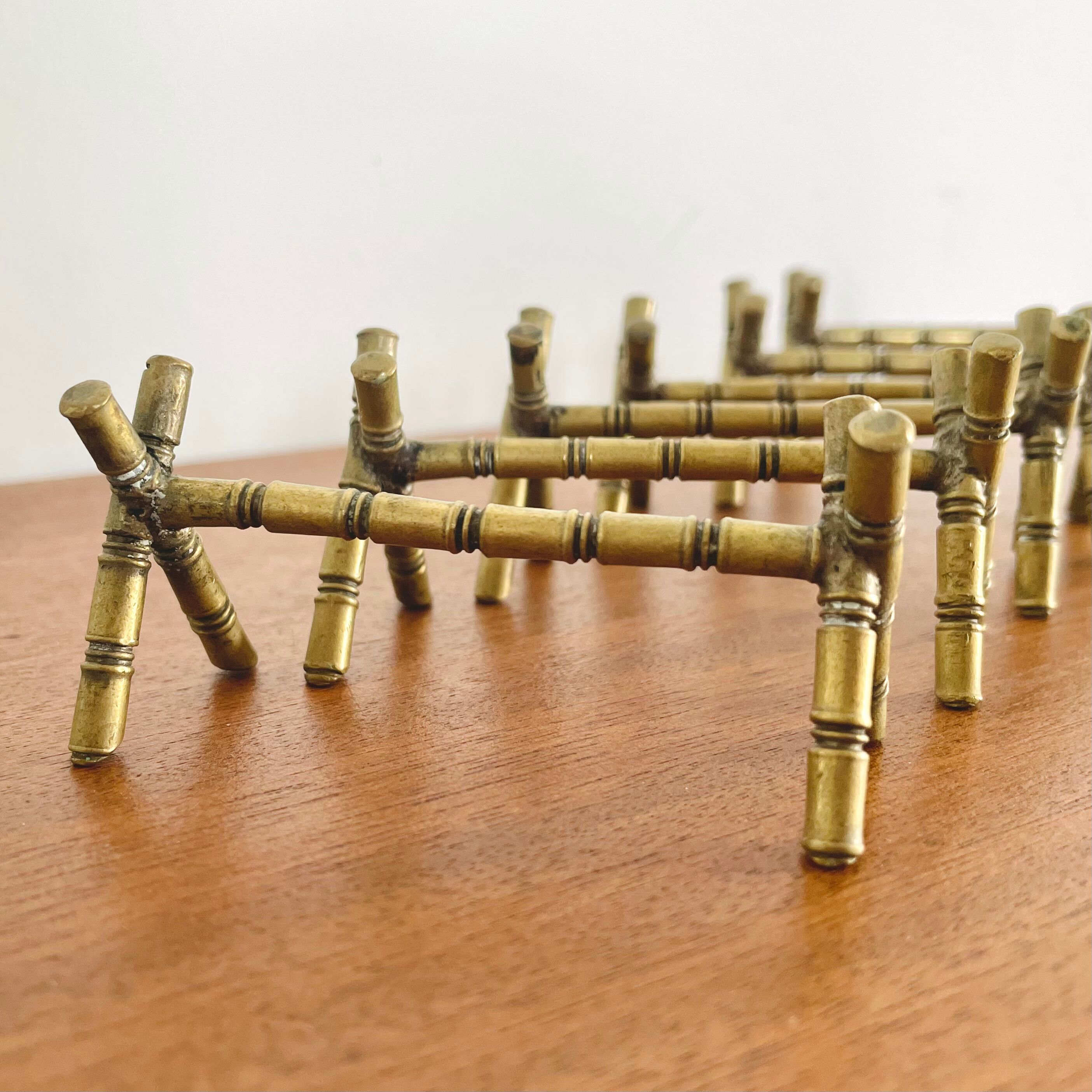 Set of 6 brass knife rest