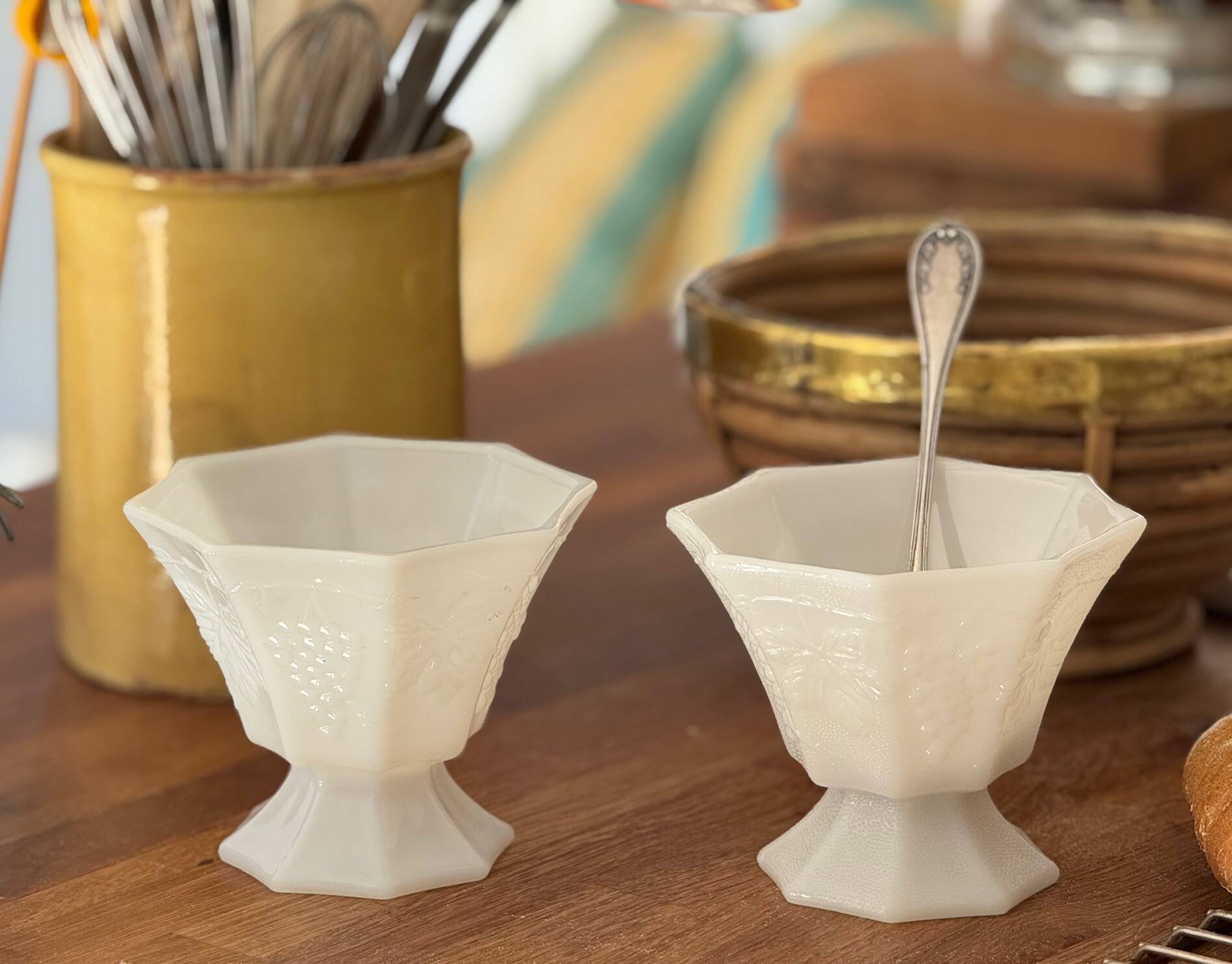 2 Opalines / Milk glass bowls